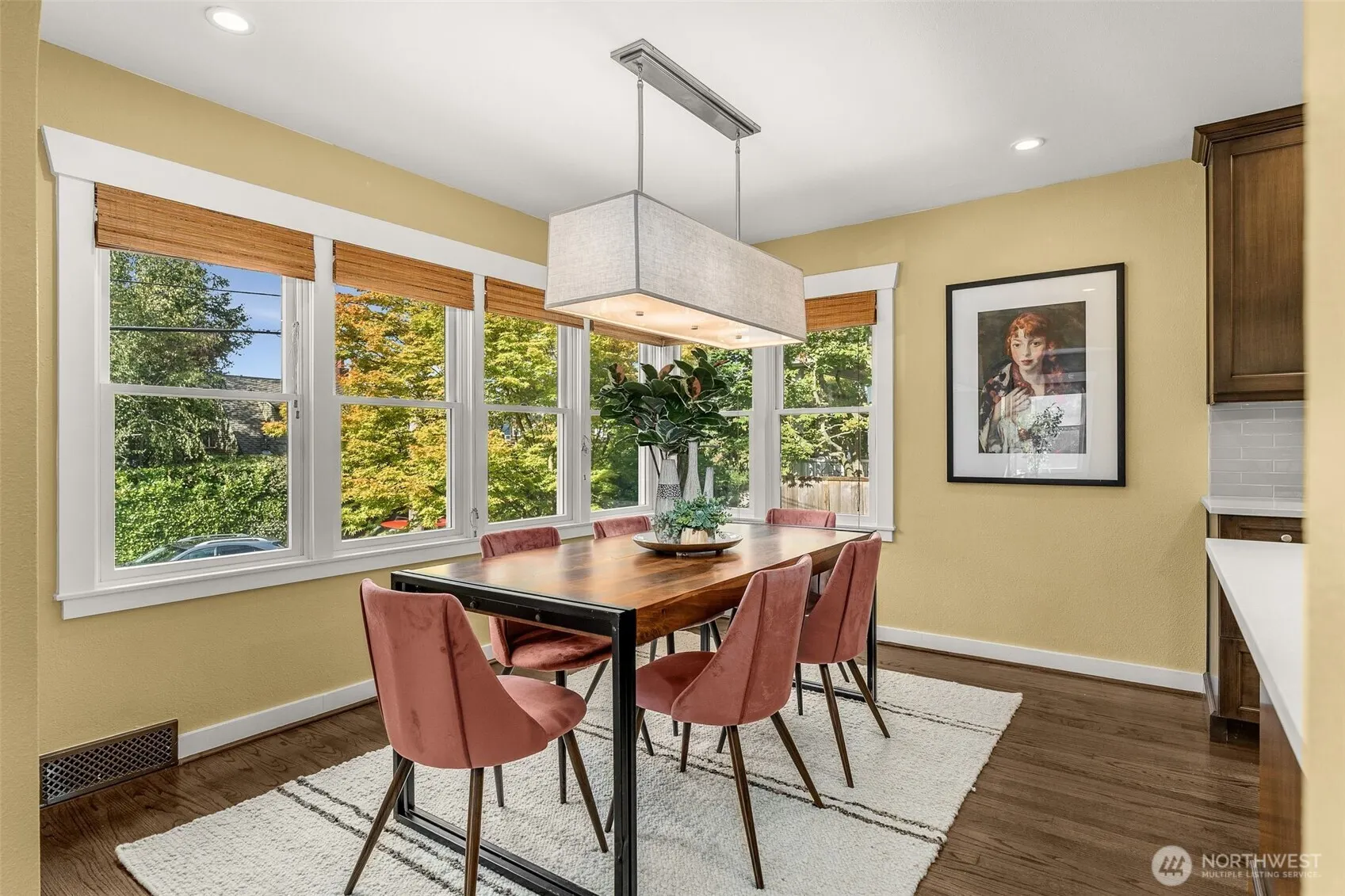 3759 SW Grayson Street , Seattle, WA 98126