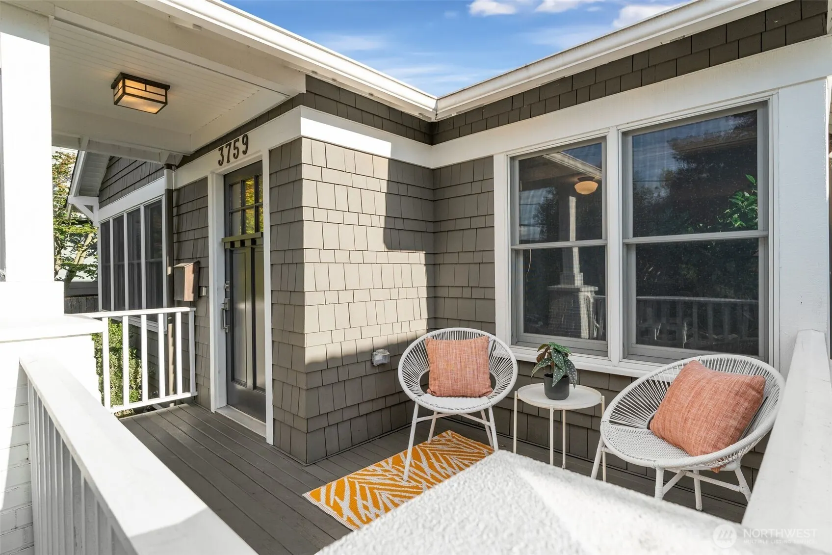 3759 SW Grayson Street , Seattle, WA 98126