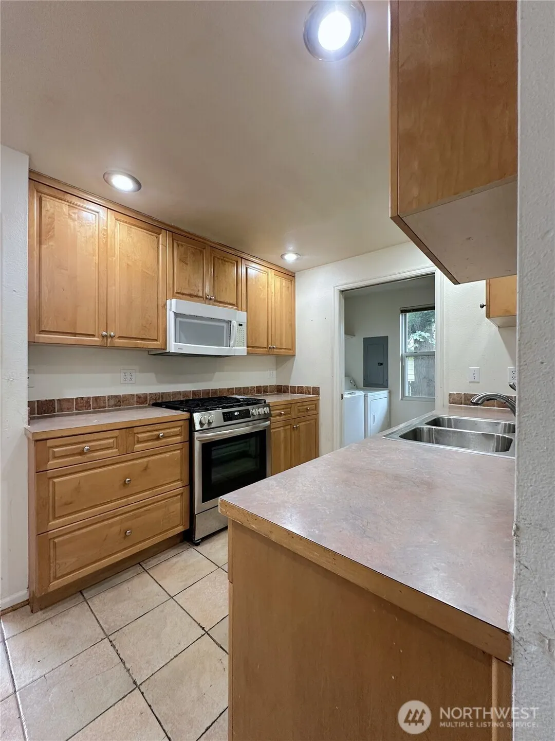 4008 NE 57th Street , Seattle, WA 98105