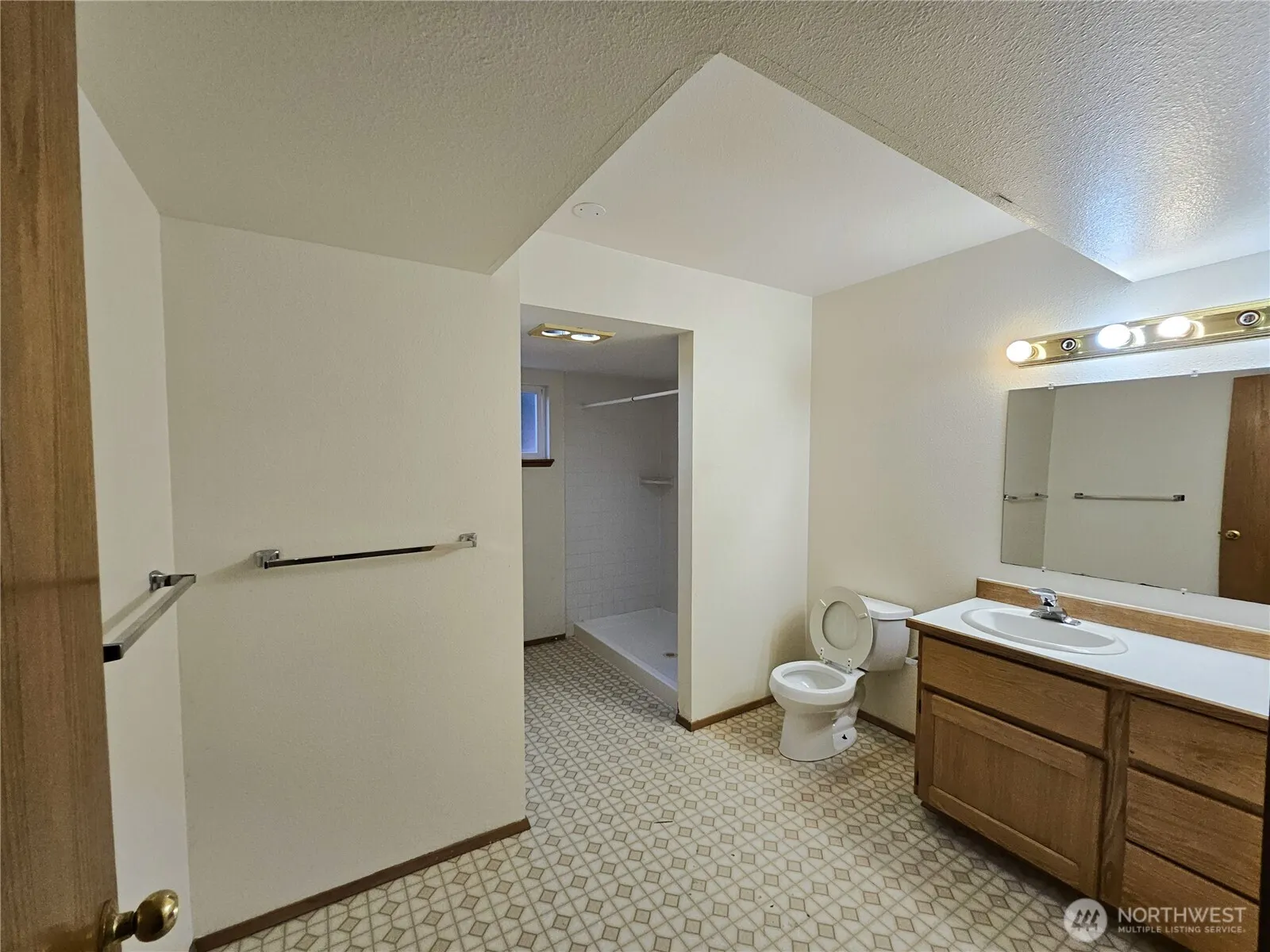 8803 15th Avenue NE, Seattle, WA 98115