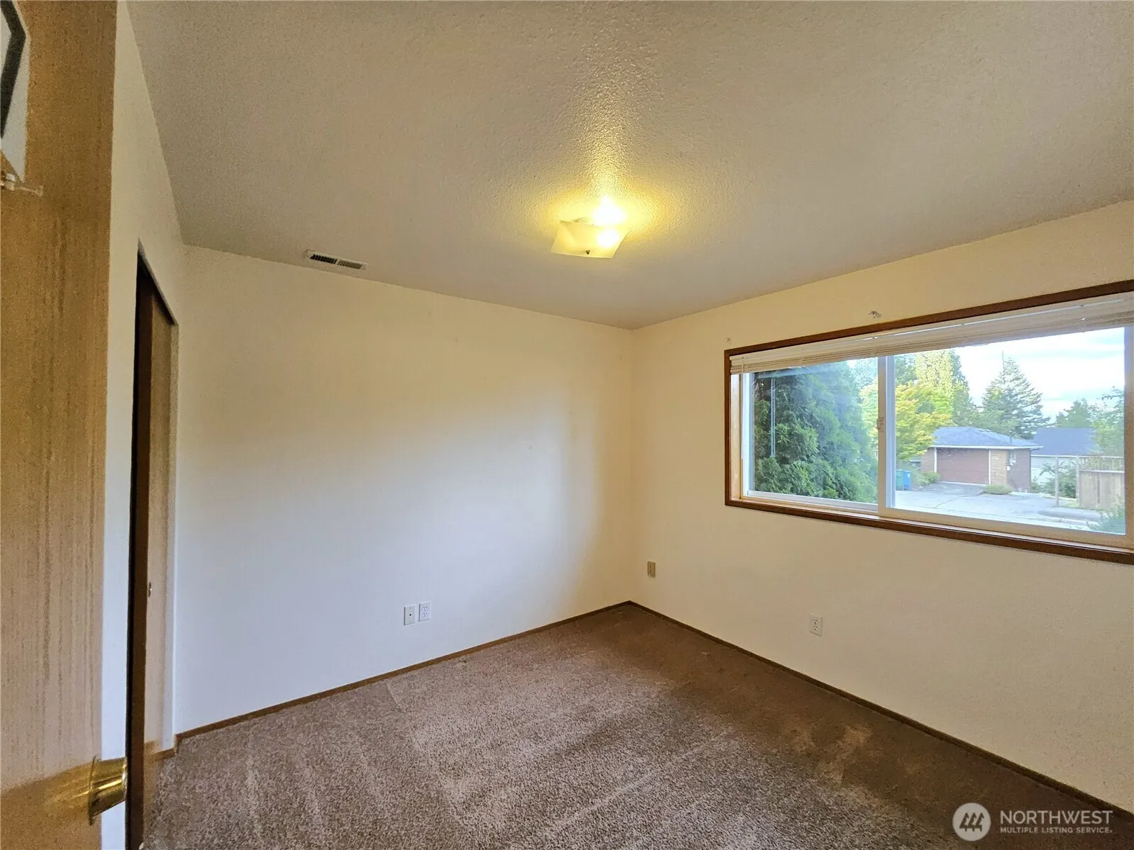 8803 15th Avenue NE, Seattle, WA 98115