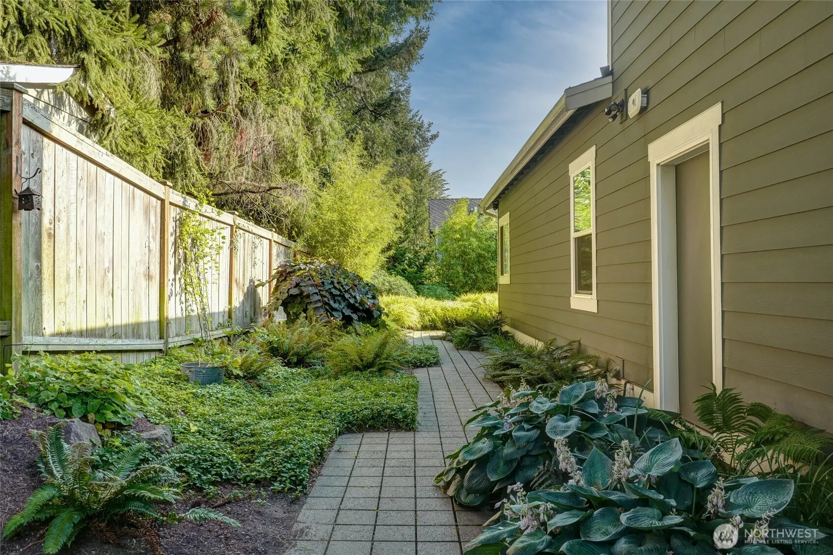 11752 82nd Avenue NE, Kirkland, WA 98034