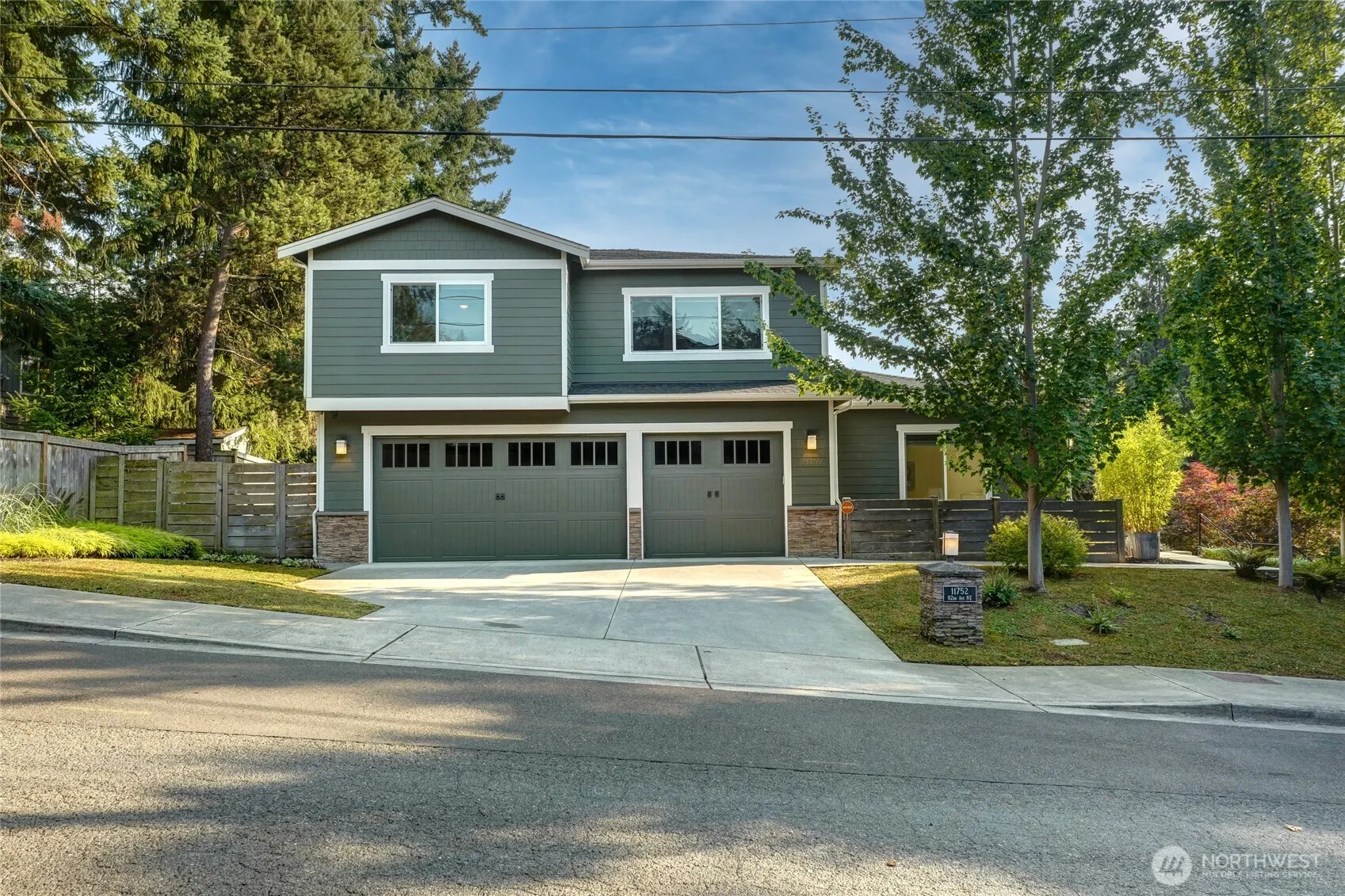 11752 82nd Avenue NE, Kirkland, WA 98034