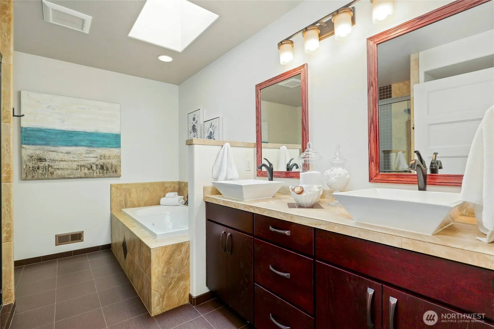 11752 82nd Avenue NE, Kirkland, WA 98034