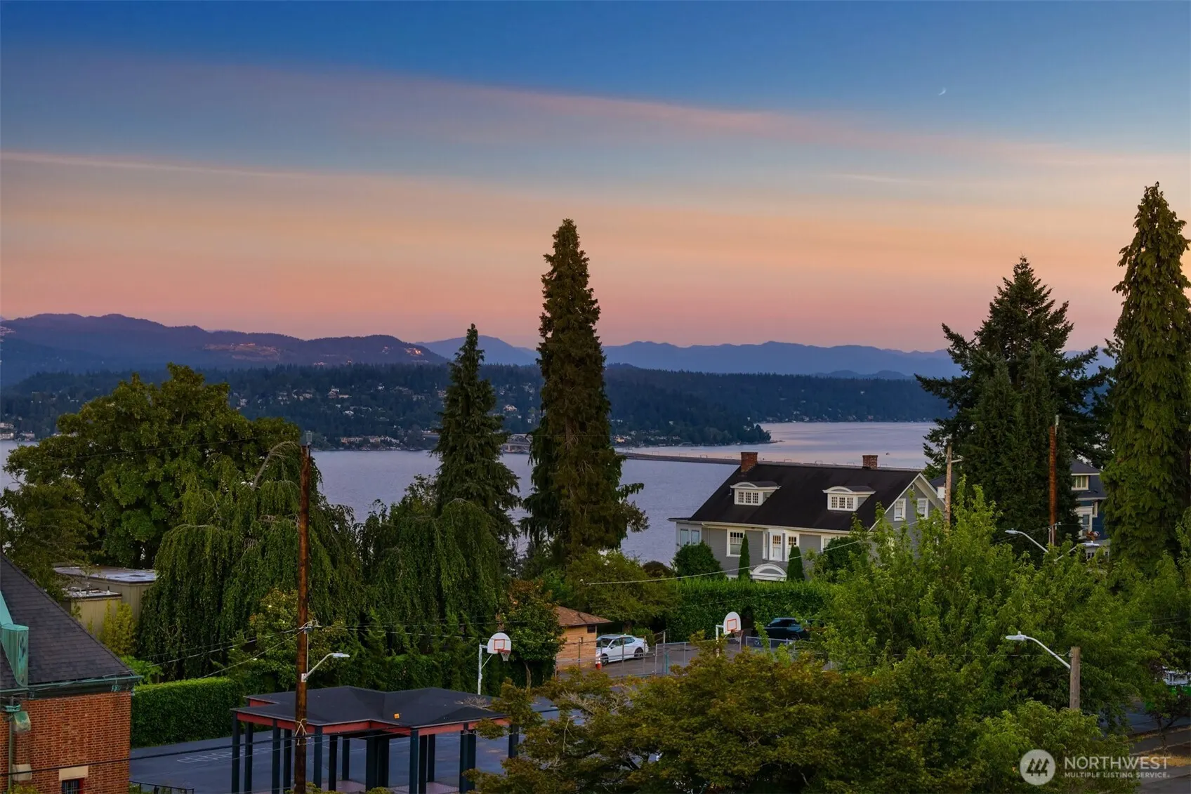928 34th Avenue , Seattle, WA 98122