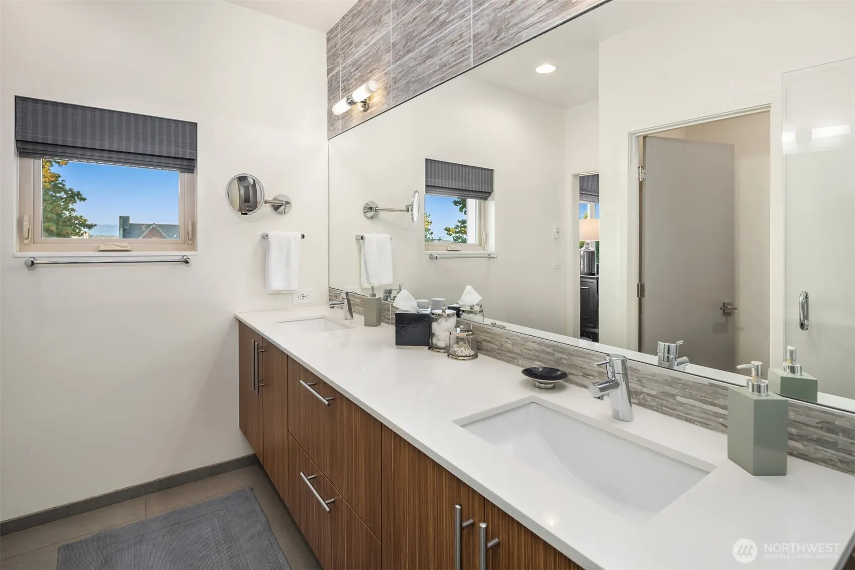 928 34th Avenue , Seattle, WA 98122