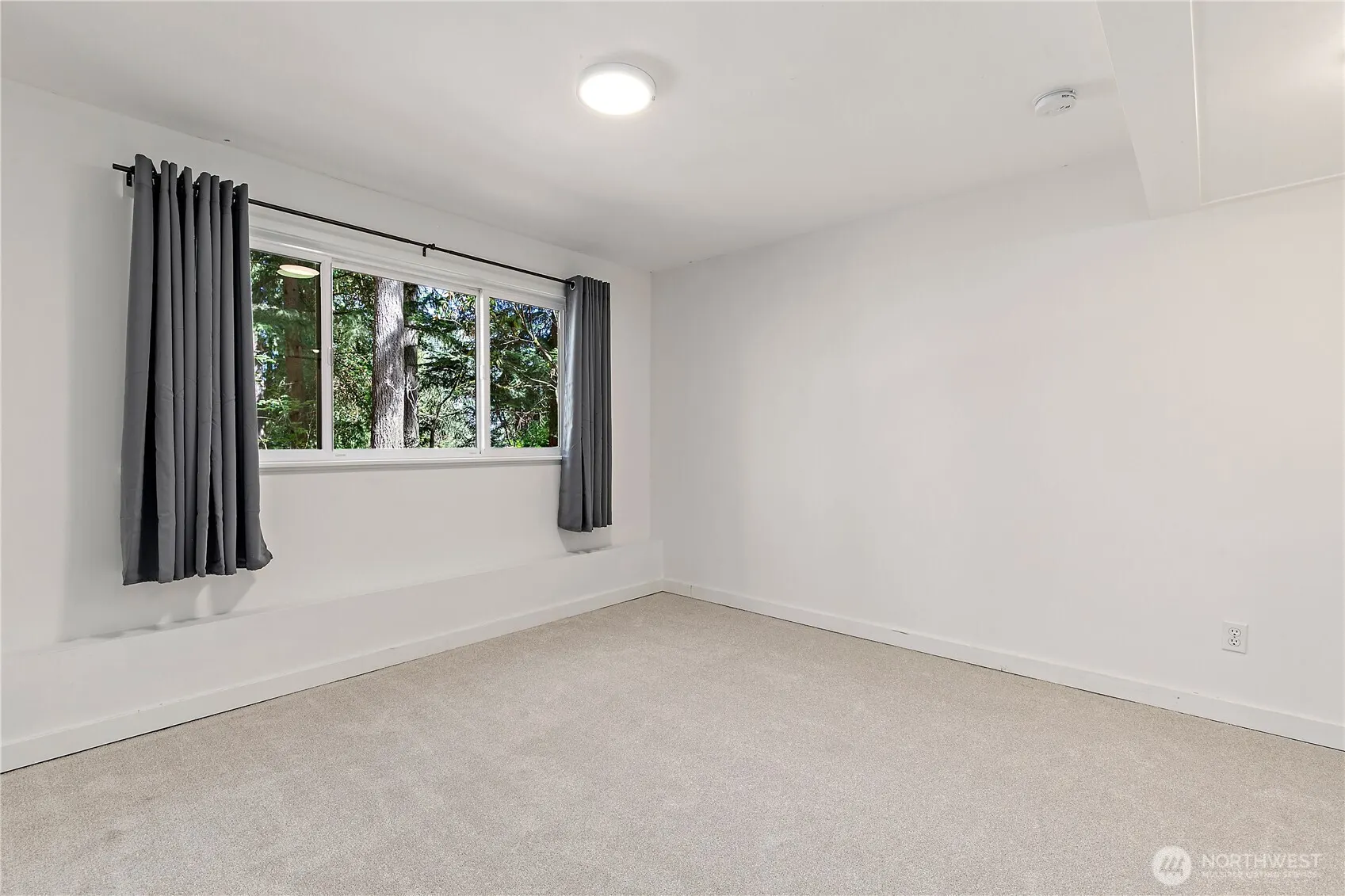 15916 SE 42nd Place , Bellevue, WA 98006
