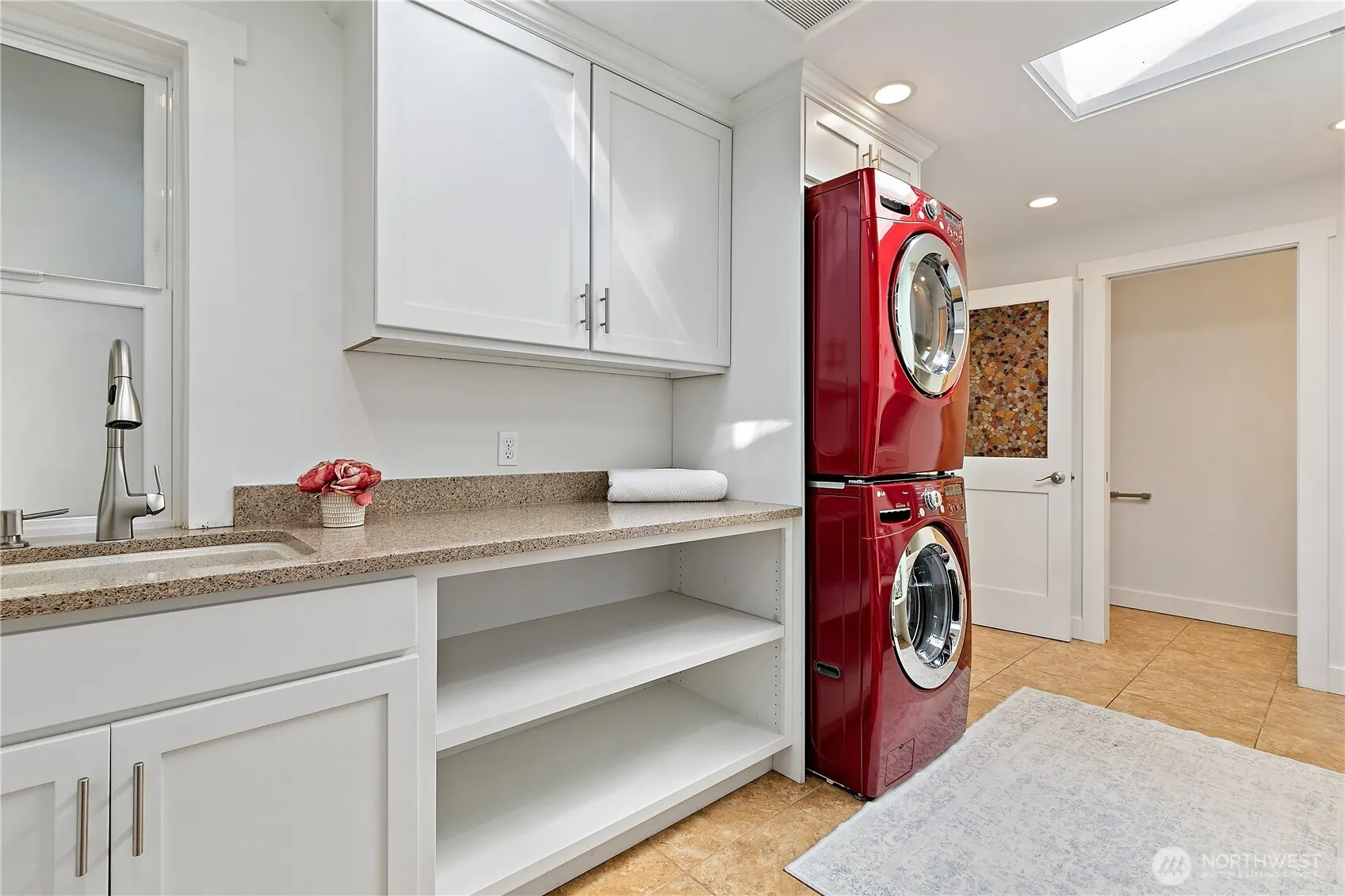 15916 SE 42nd Place , Bellevue, WA 98006