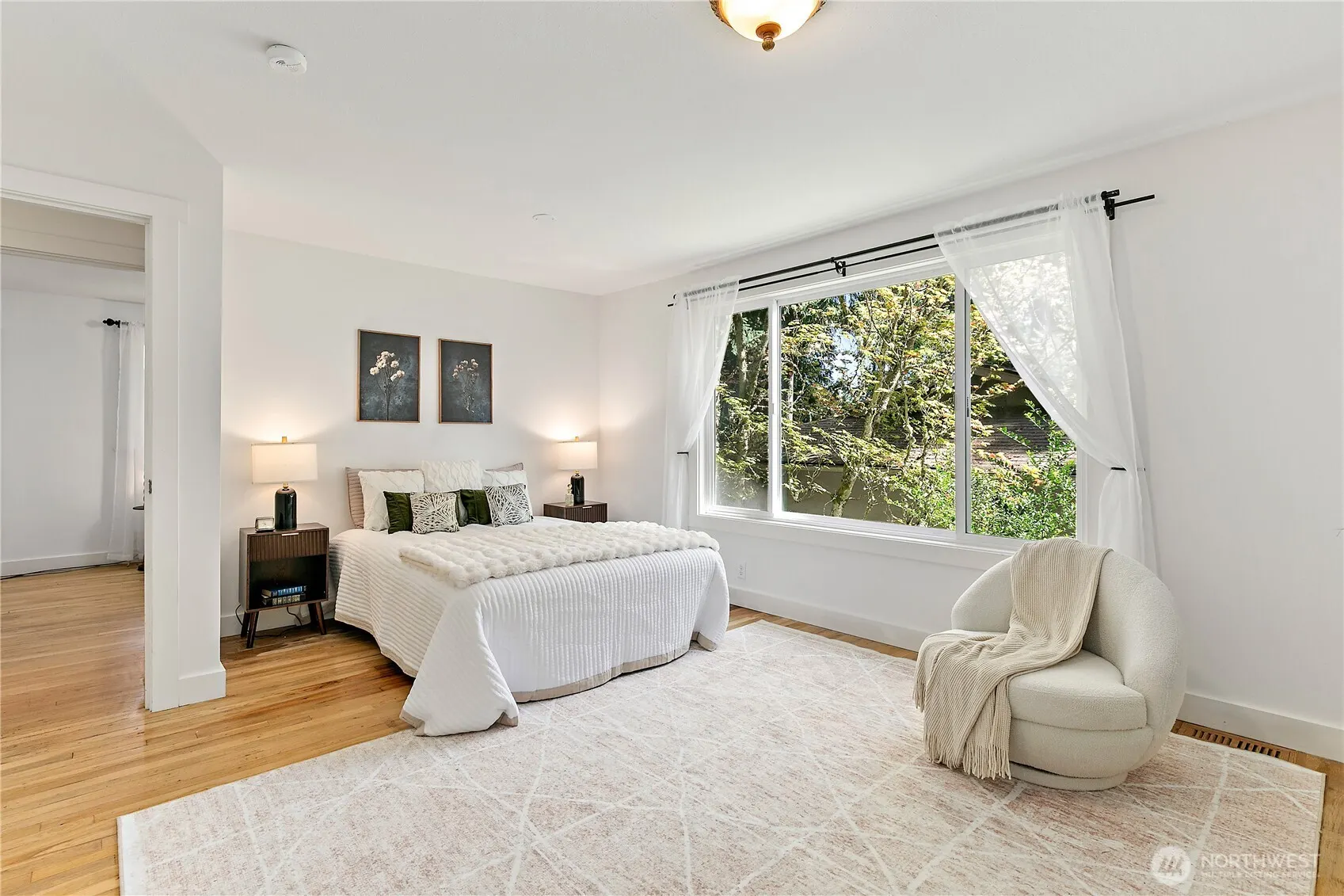 15916 SE 42nd Place , Bellevue, WA 98006