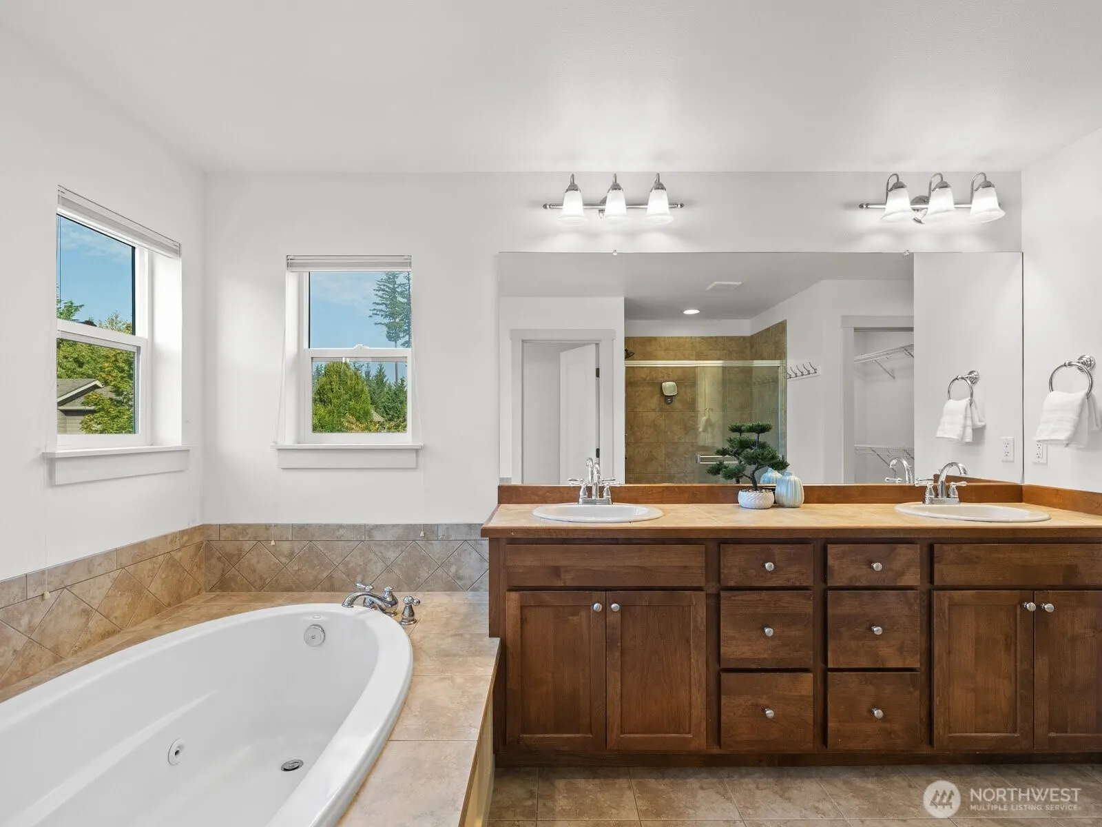 10909 243rd Avenue NE, Redmond, WA 98053