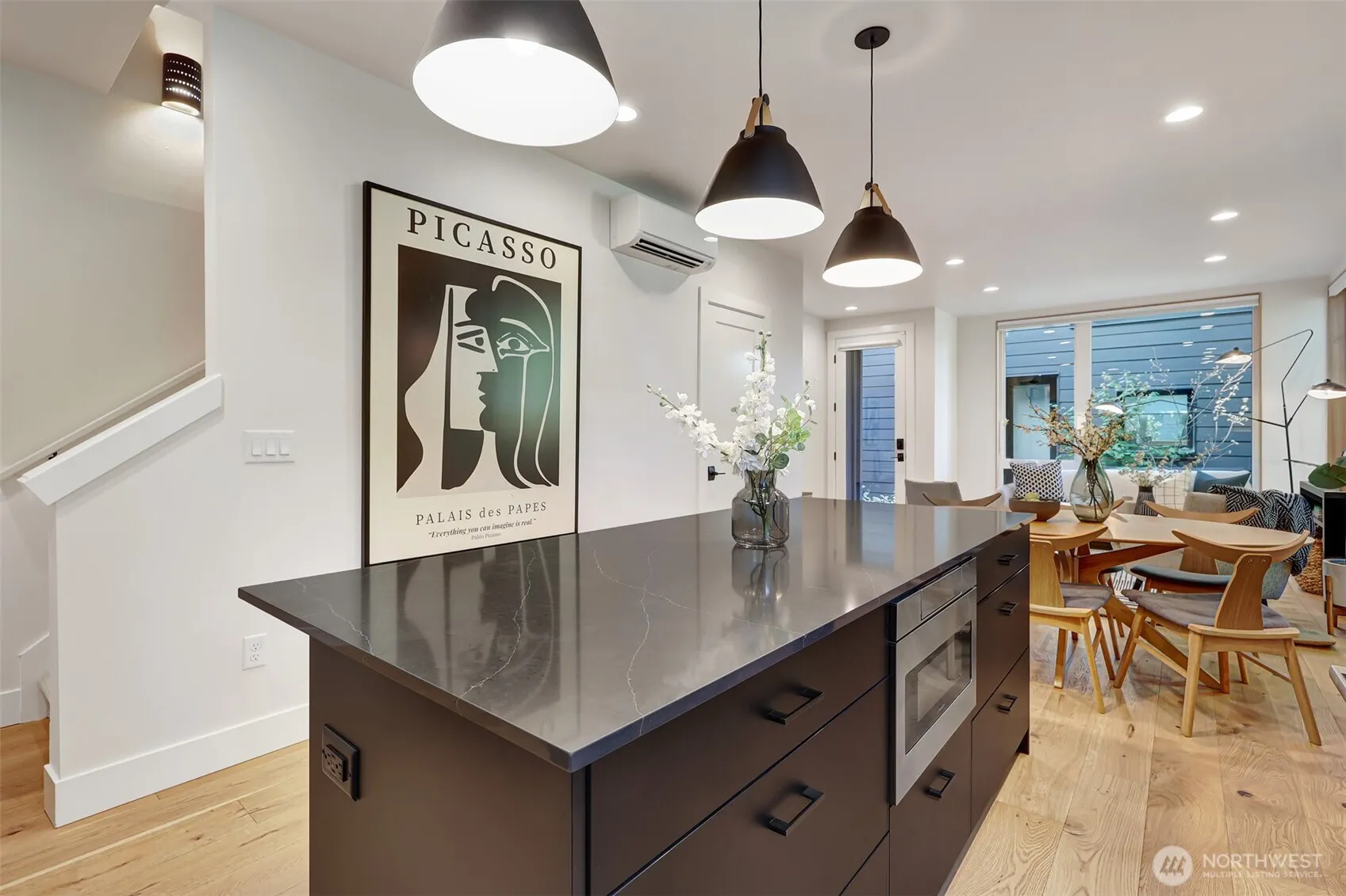 4869 35th Avenue S, Seattle, WA 98118