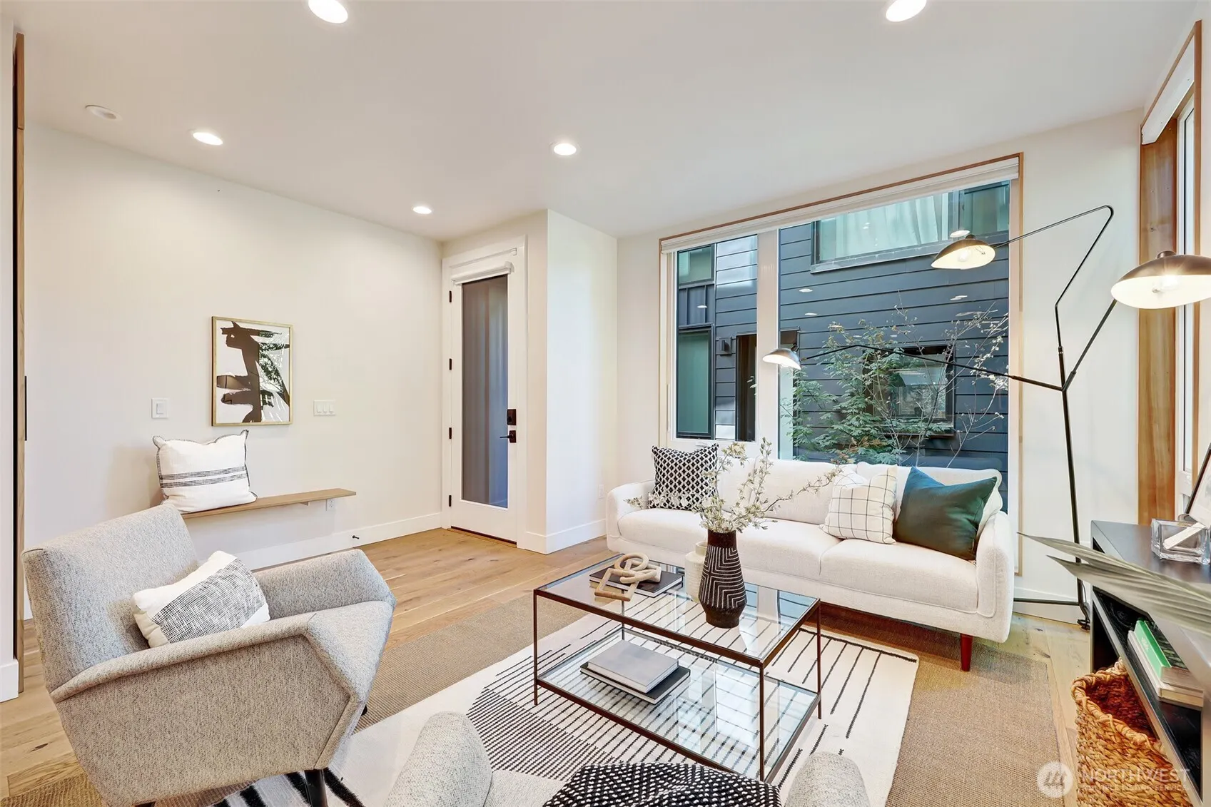 4869 35th Avenue S, Seattle, WA 98118