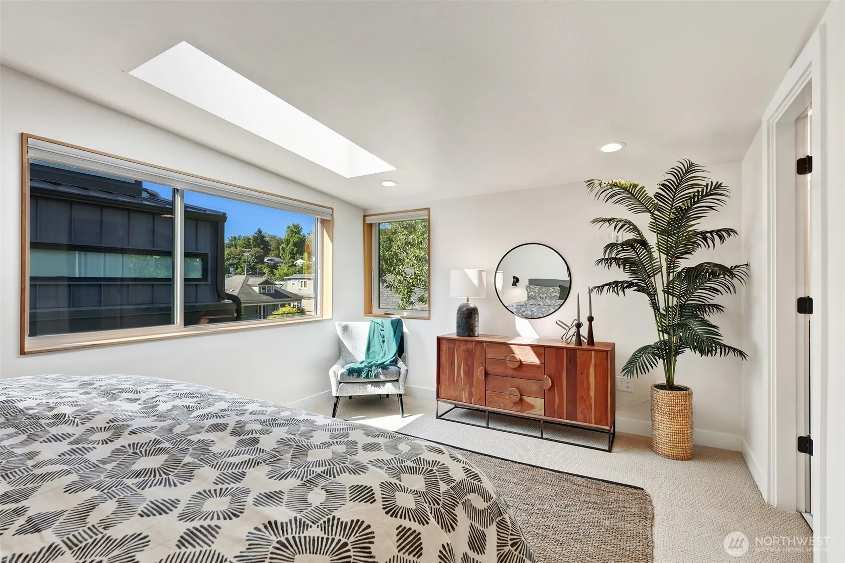 4869 35th Avenue S, Seattle, WA 98118