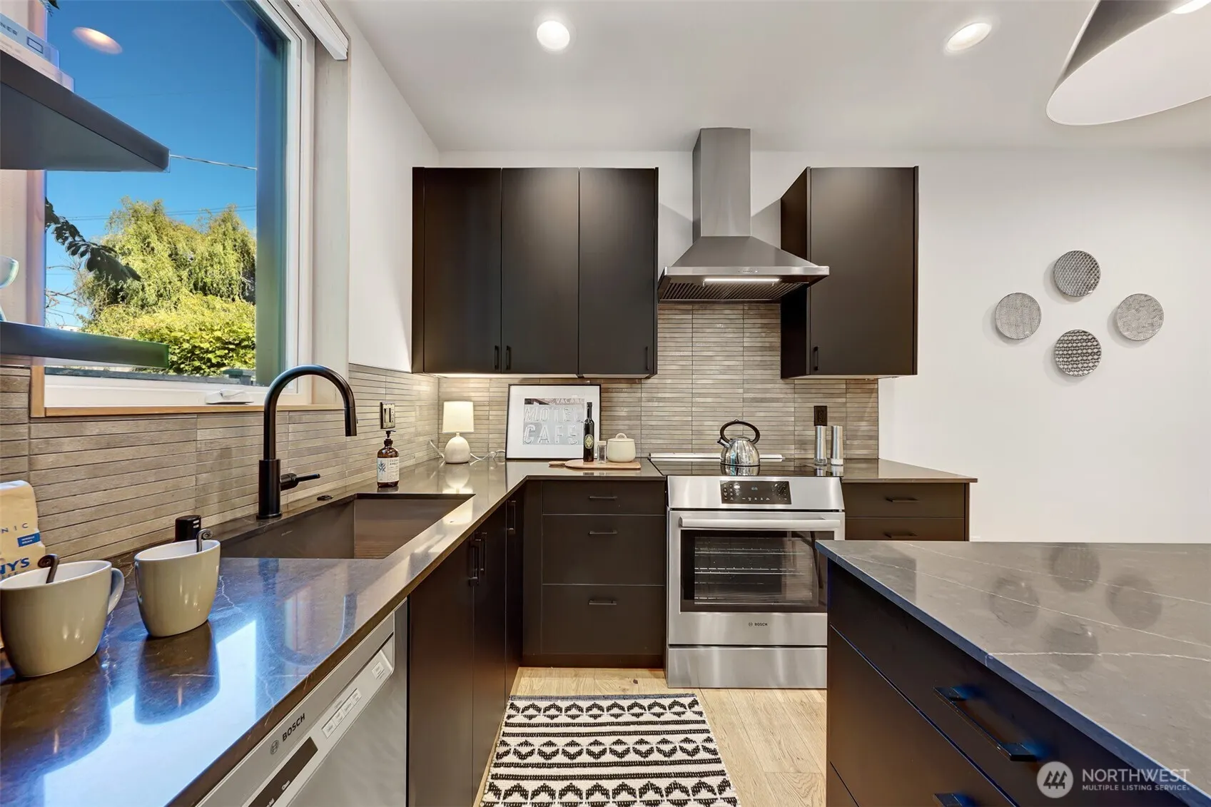 4869 35th Avenue S, Seattle, WA 98118