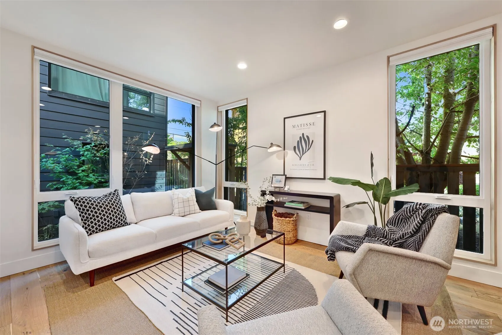 4869 35th Avenue S, Seattle, WA 98118