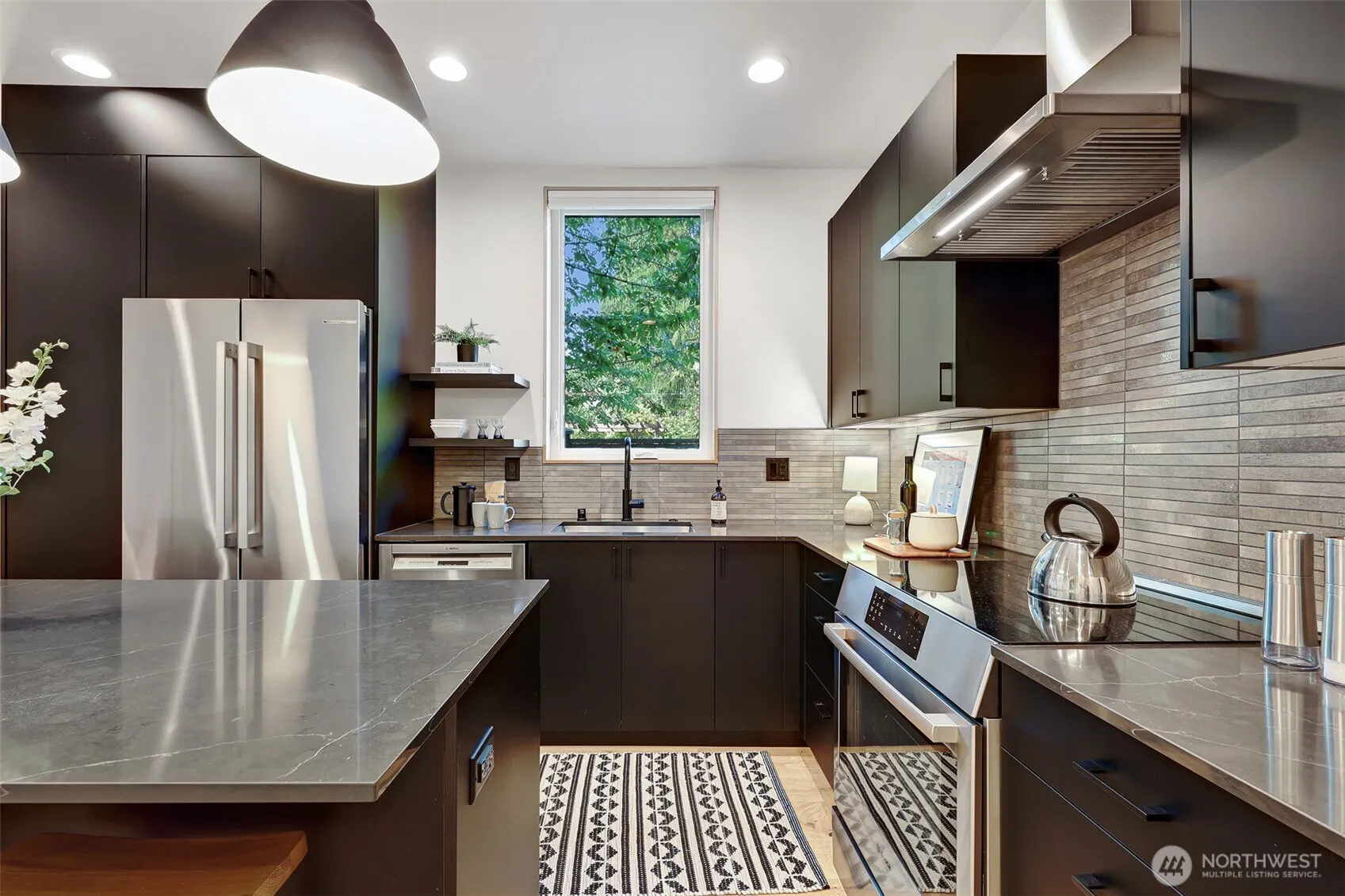 4869 35th Avenue S, Seattle, WA 98118