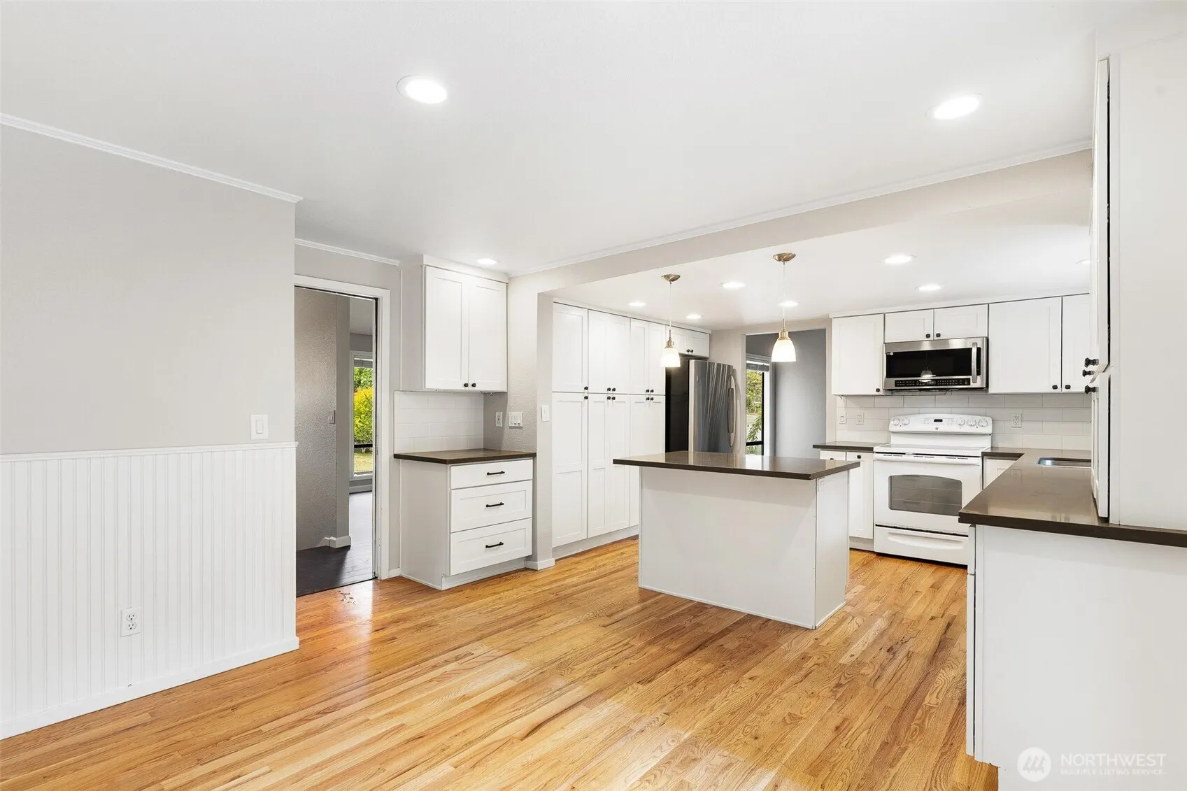 16915 NE 98th Court , Redmond, WA 98052