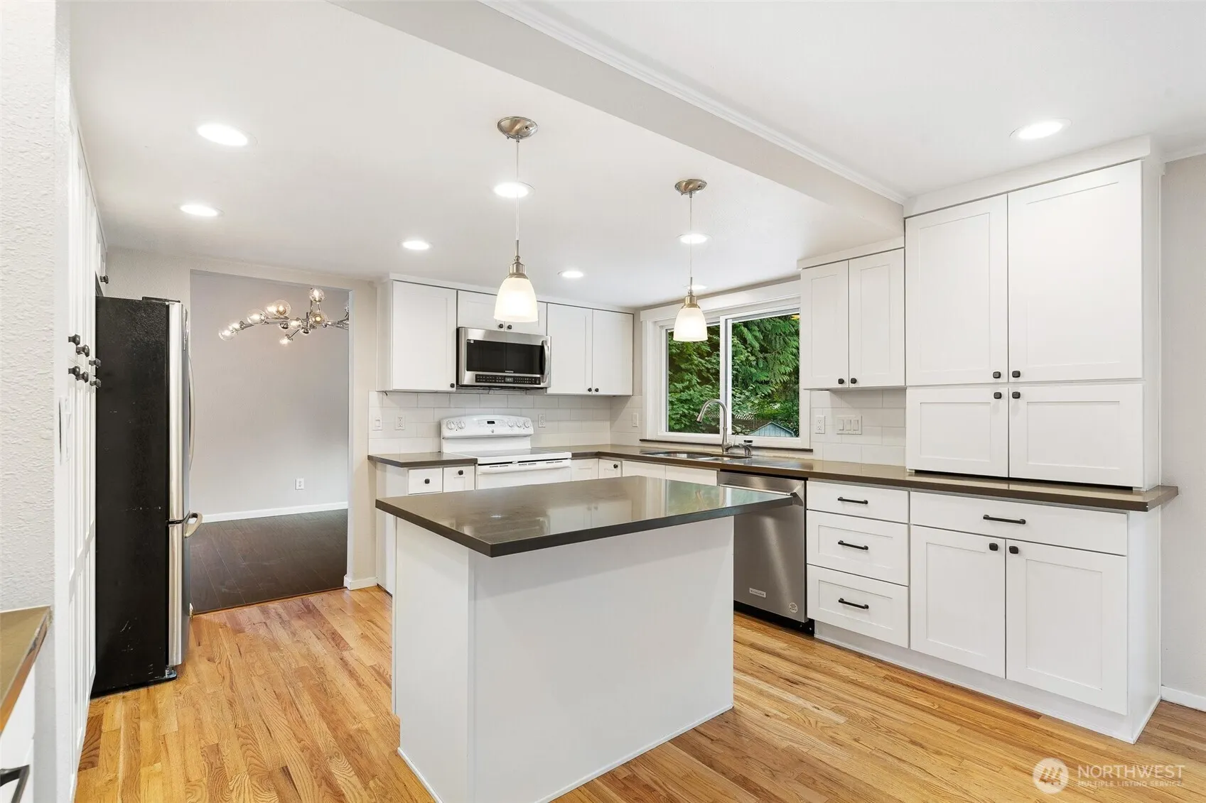 16915 NE 98th Court , Redmond, WA 98052