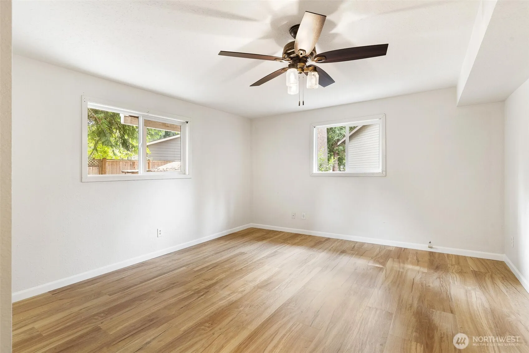 16915 NE 98th Court , Redmond, WA 98052