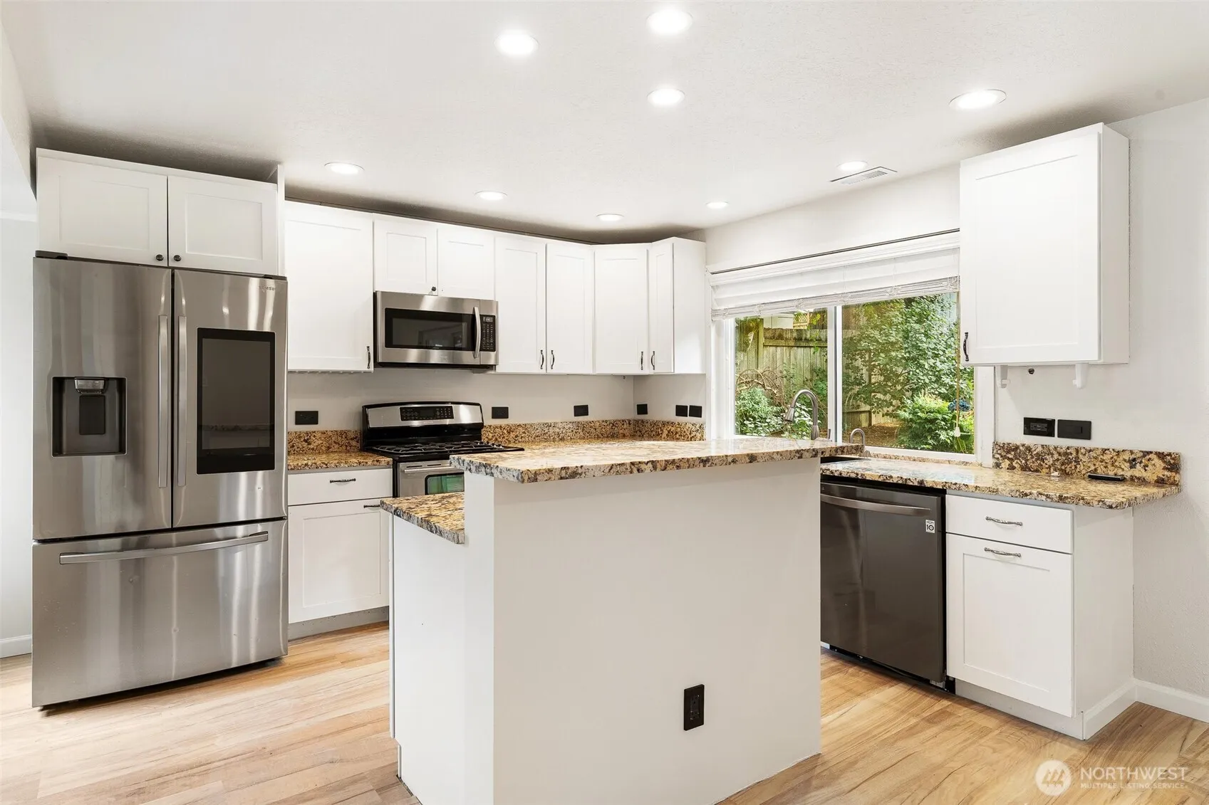 16915 NE 98th Court , Redmond, WA 98052