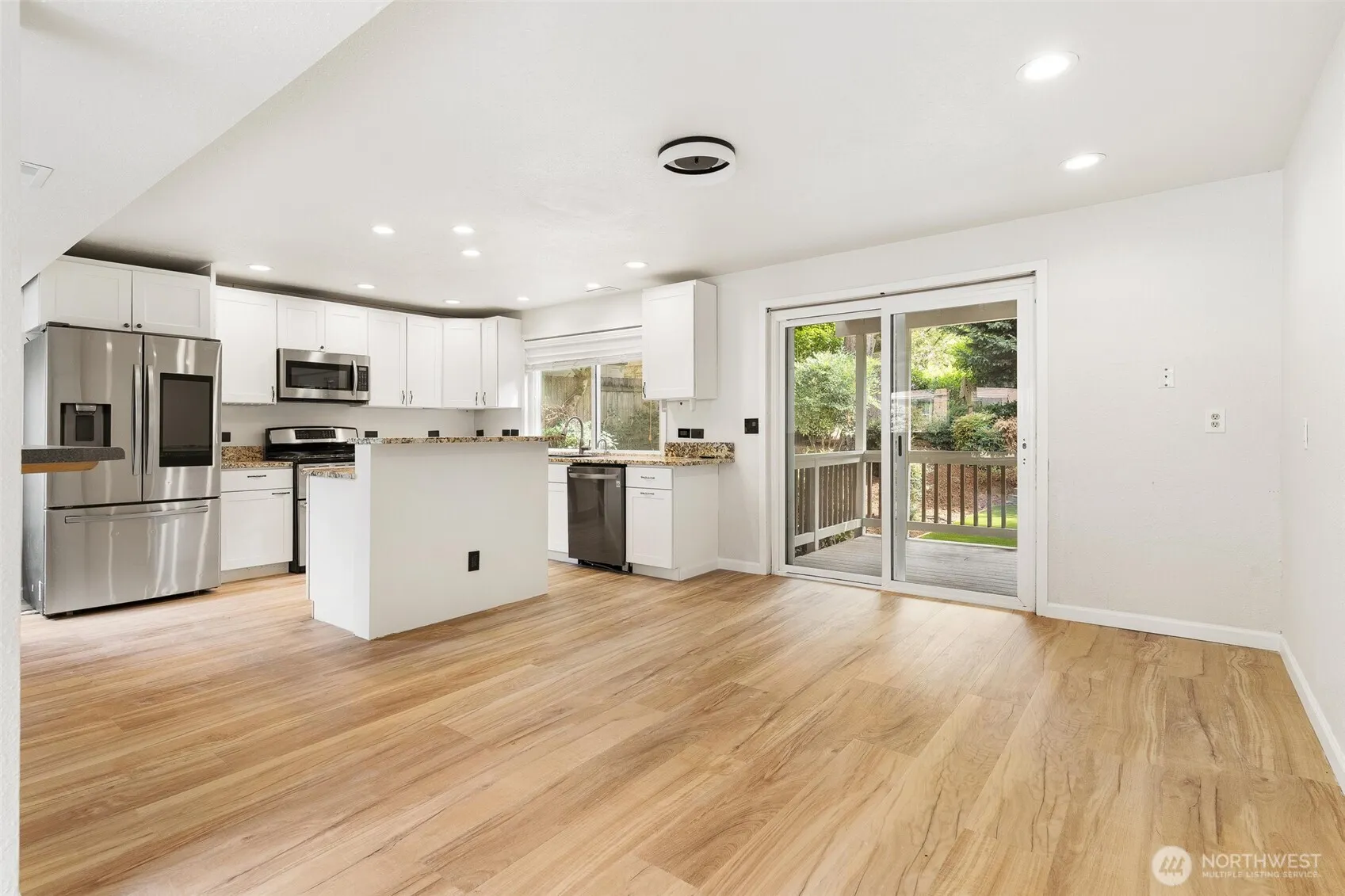 16915 NE 98th Court , Redmond, WA 98052
