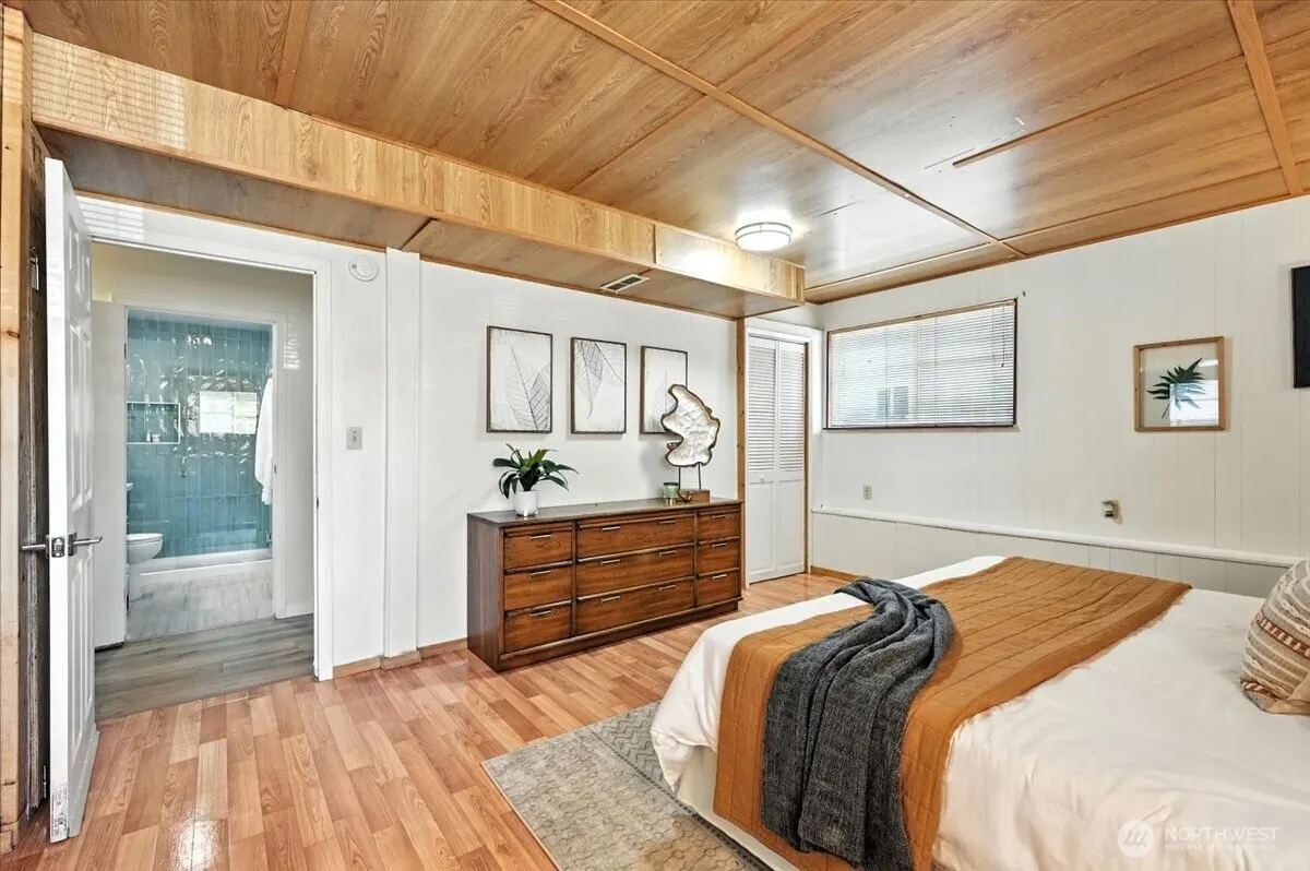 612 NW 89th Street , Seattle, WA 98117