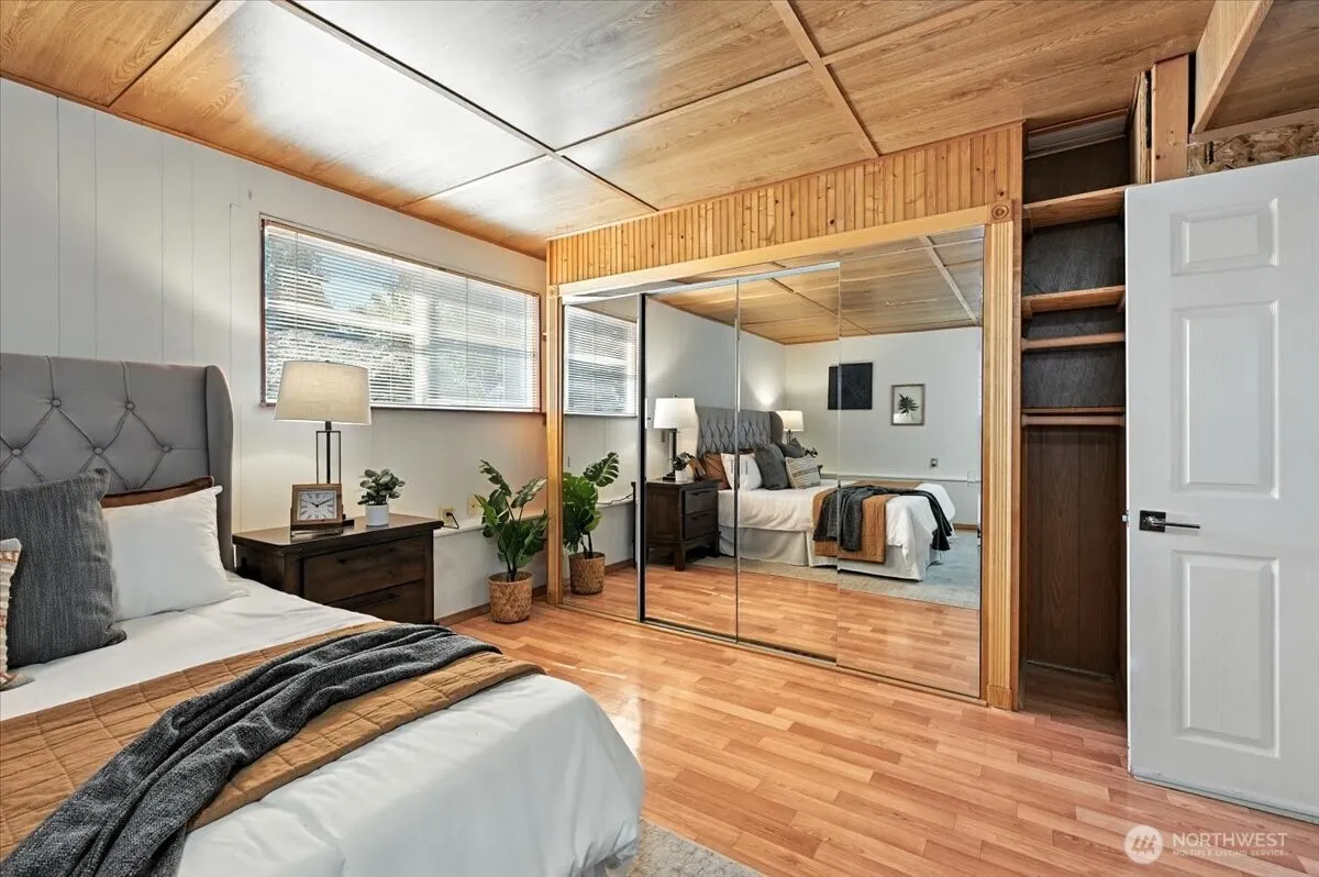 612 NW 89th Street , Seattle, WA 98117