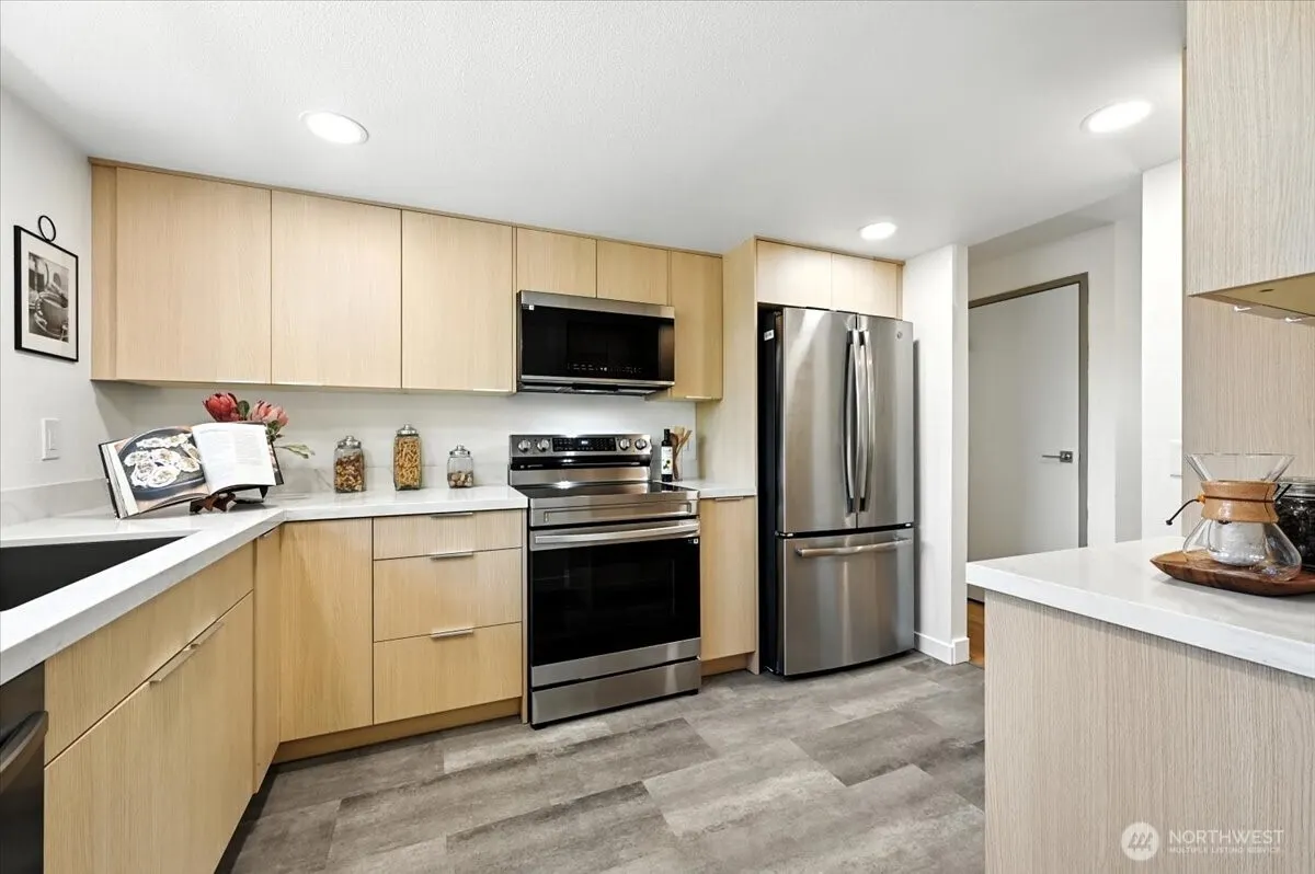 612 NW 89th Street , Seattle, WA 98117