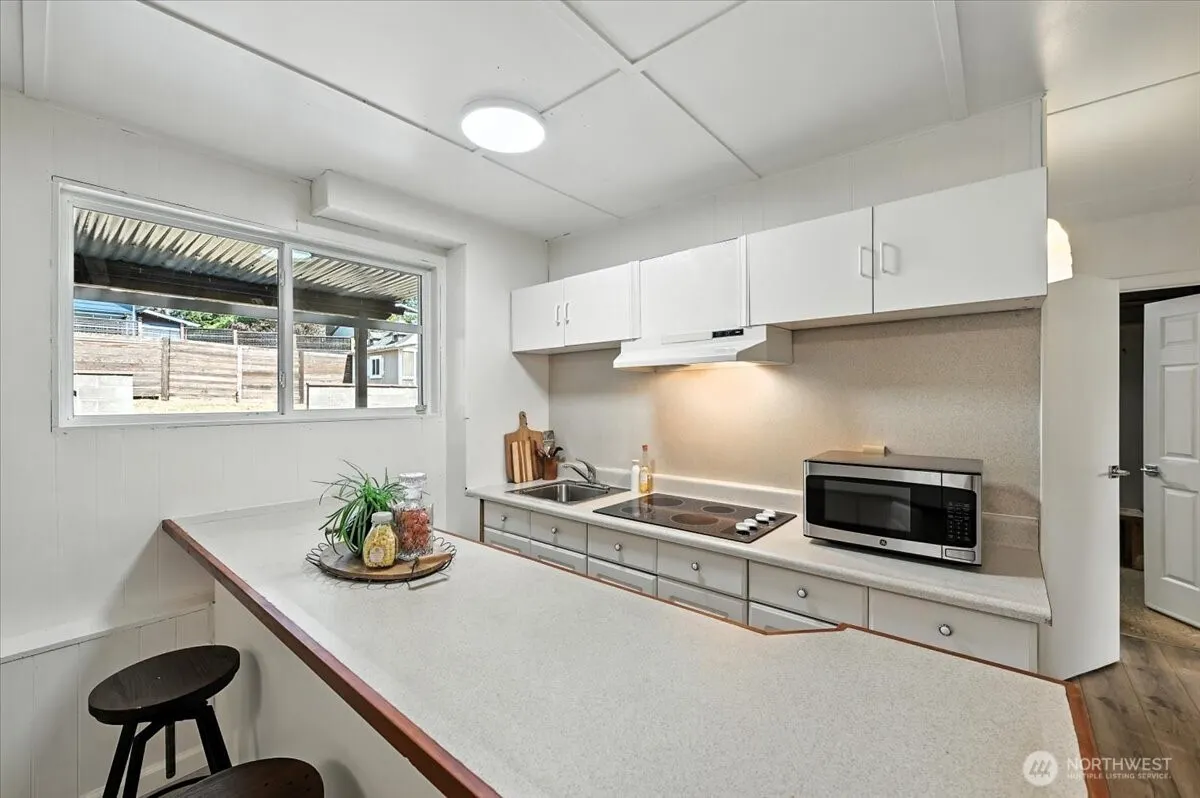 612 NW 89th Street , Seattle, WA 98117