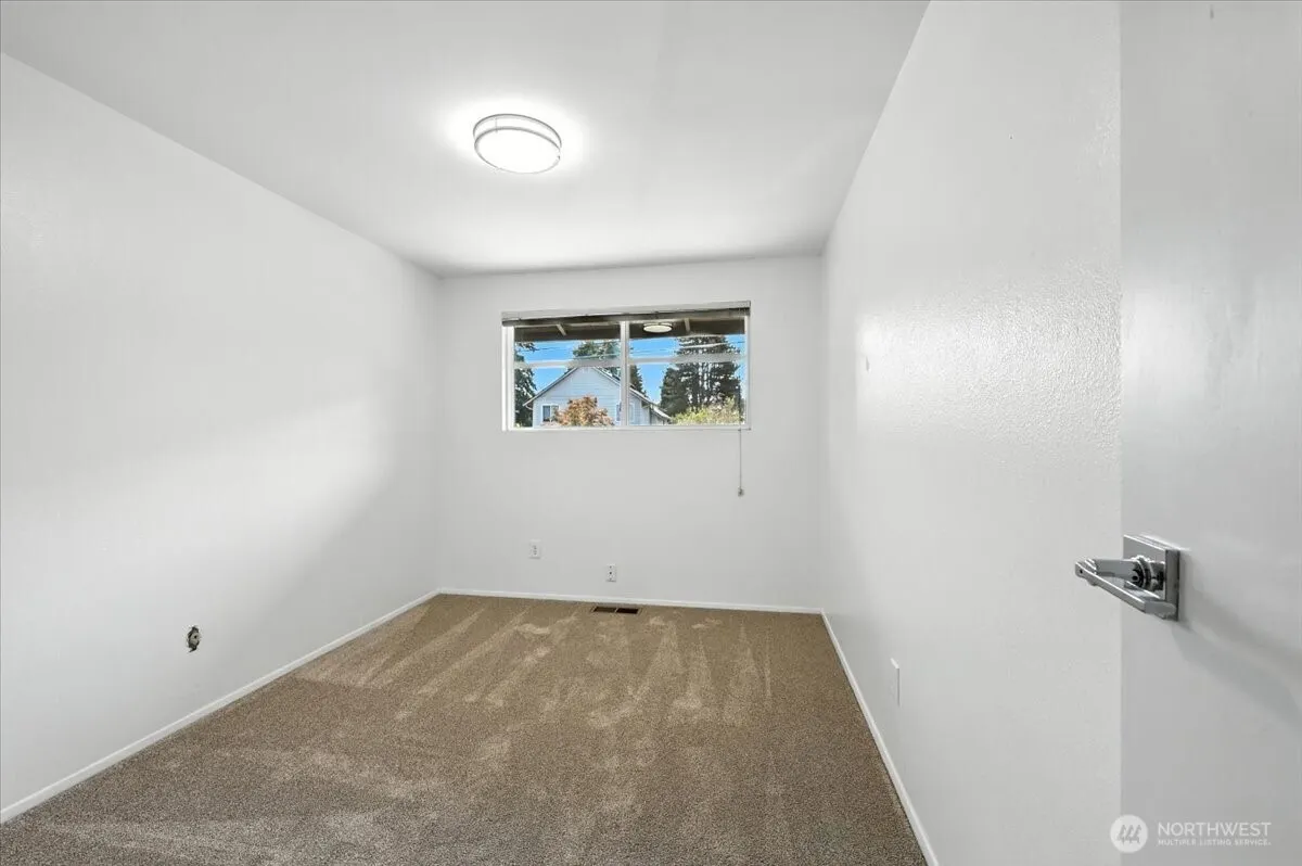 612 NW 89th Street , Seattle, WA 98117