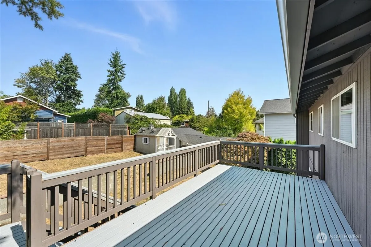 612 NW 89th Street , Seattle, WA 98117