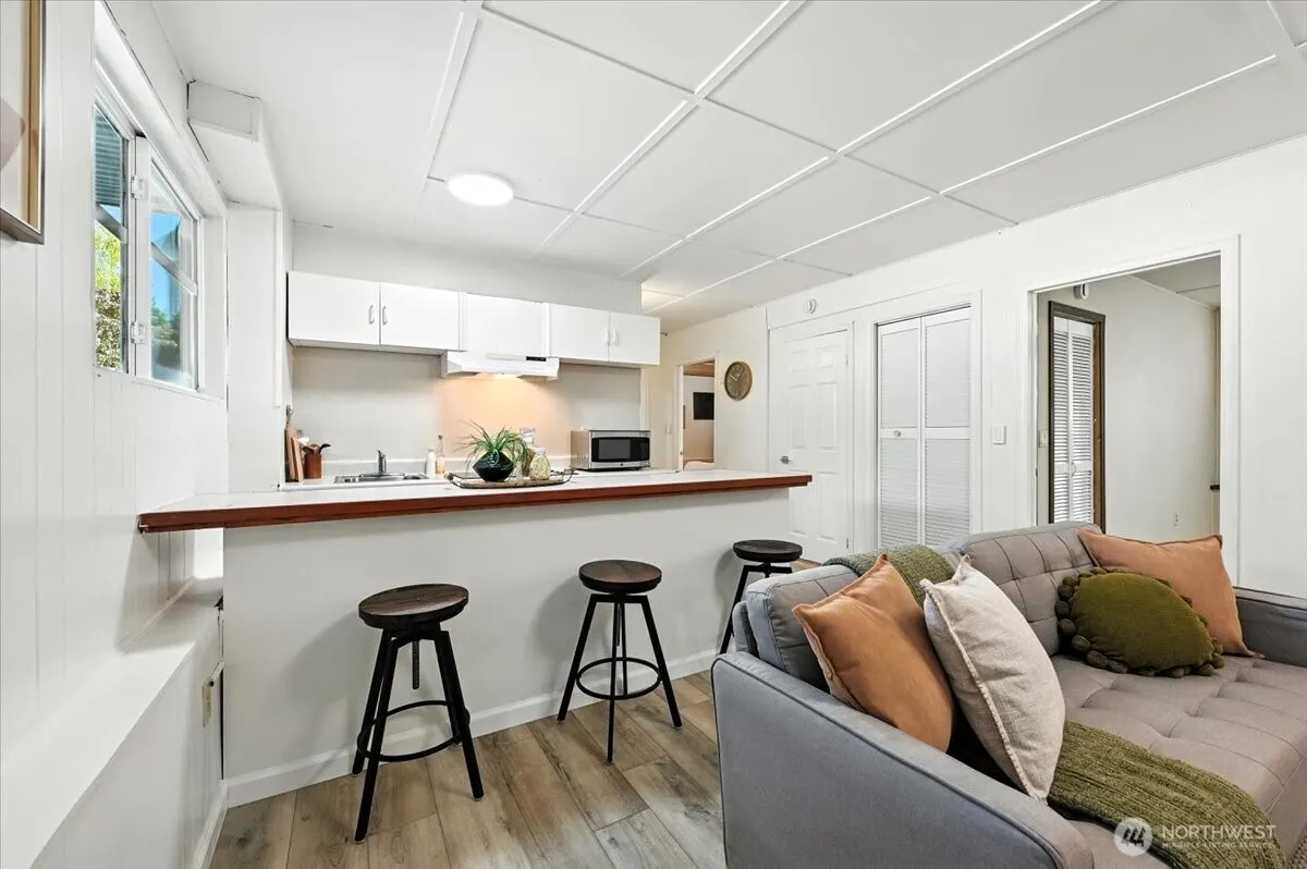 612 NW 89th Street , Seattle, WA 98117