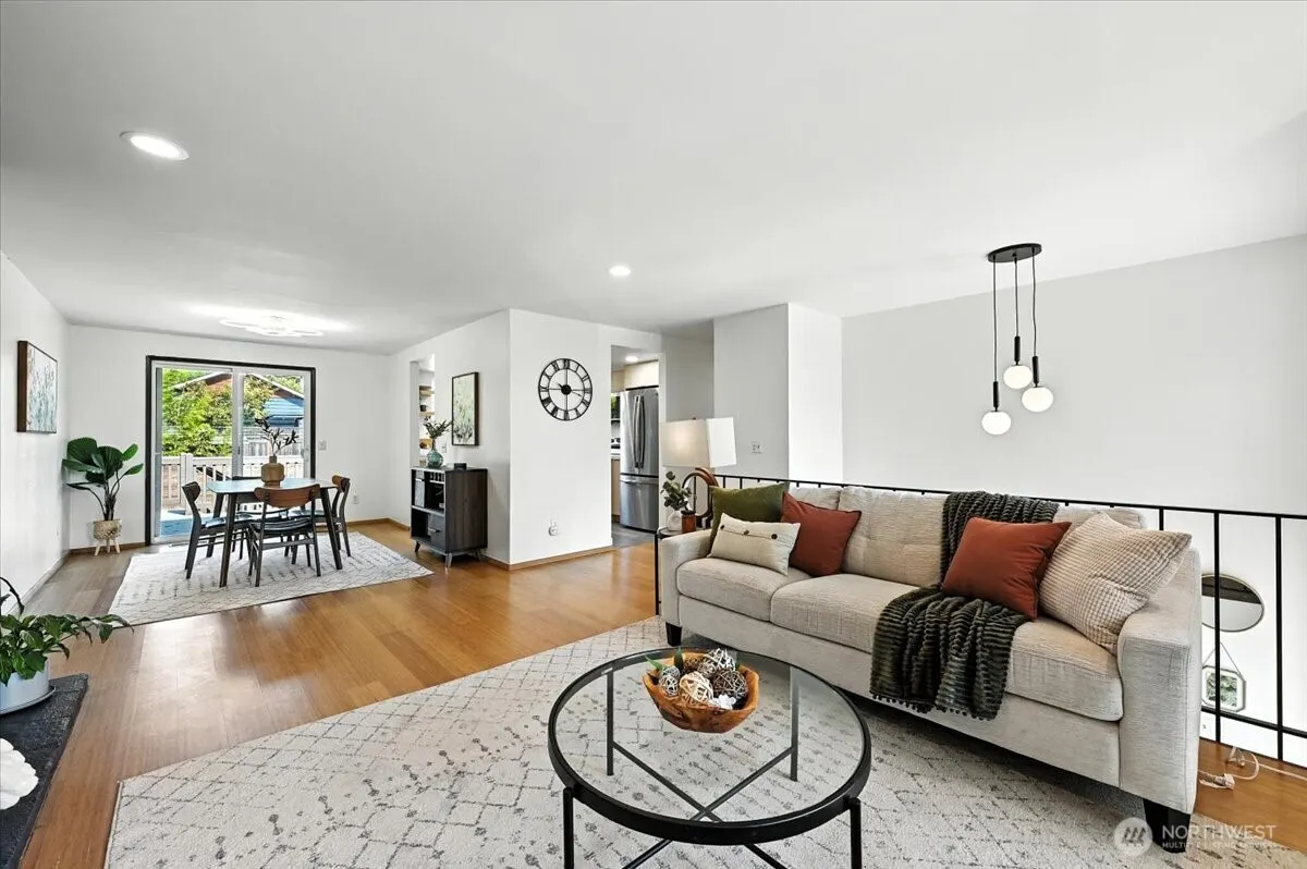 612 NW 89th Street , Seattle, WA 98117