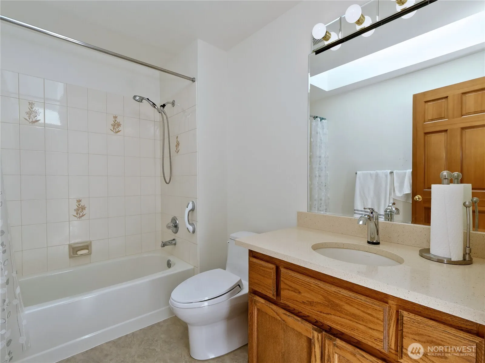 22019 NE 26th Place , Sammamish, WA 98074-6444