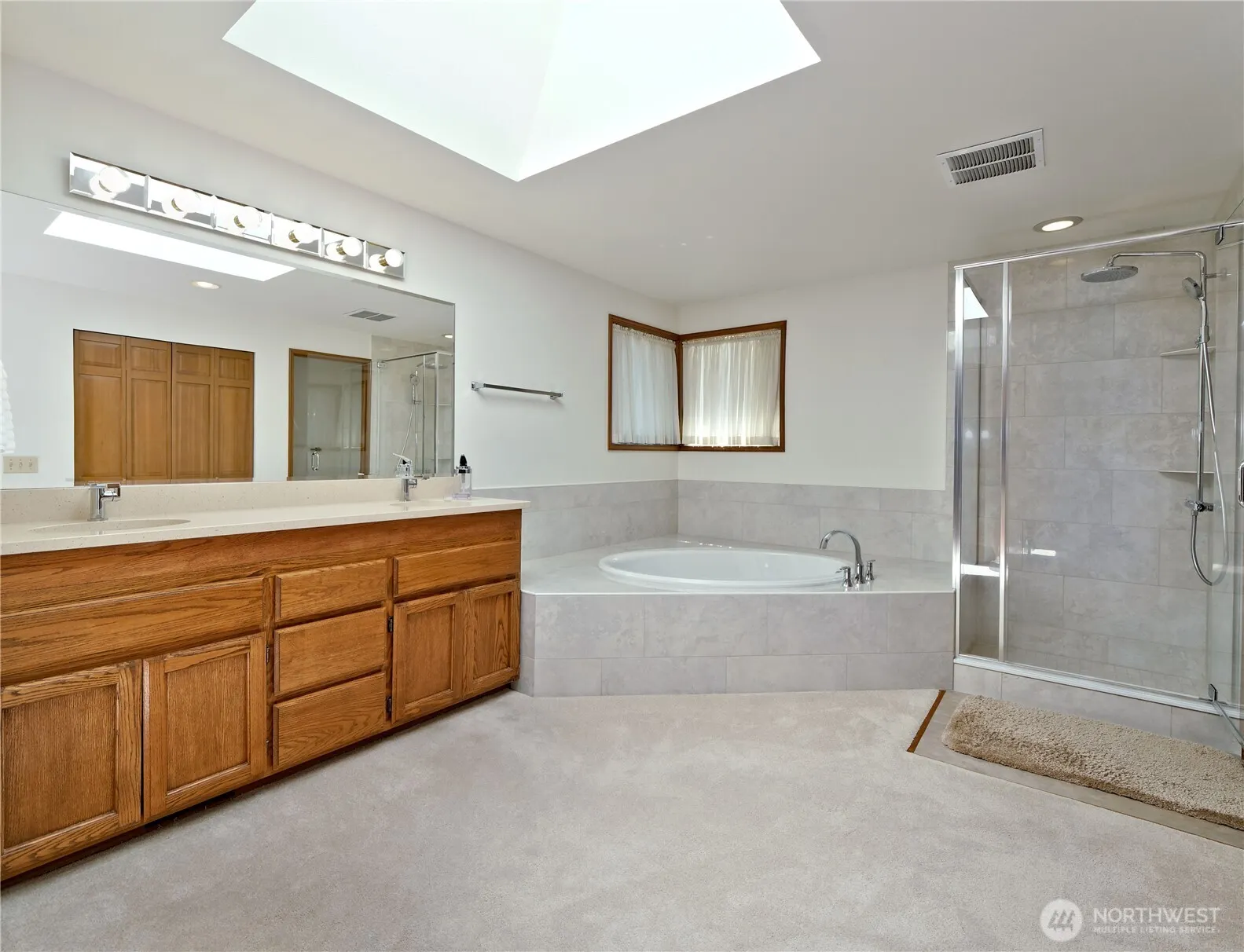 22019 NE 26th Place , Sammamish, WA 98074-6444