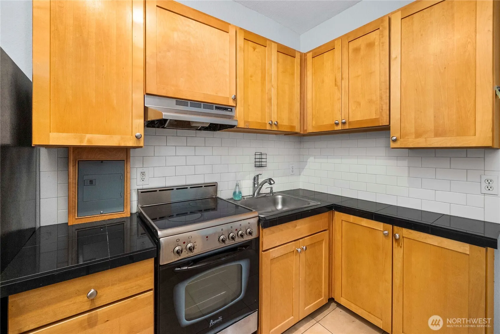 905 NE 43rd Street #107, Seattle, WA 98105