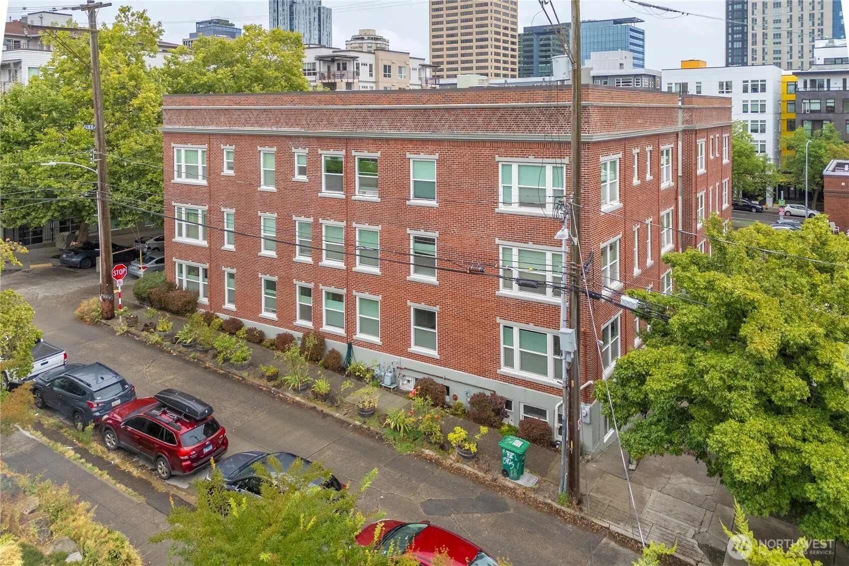 905 NE 43rd Street #107, Seattle, WA 98105