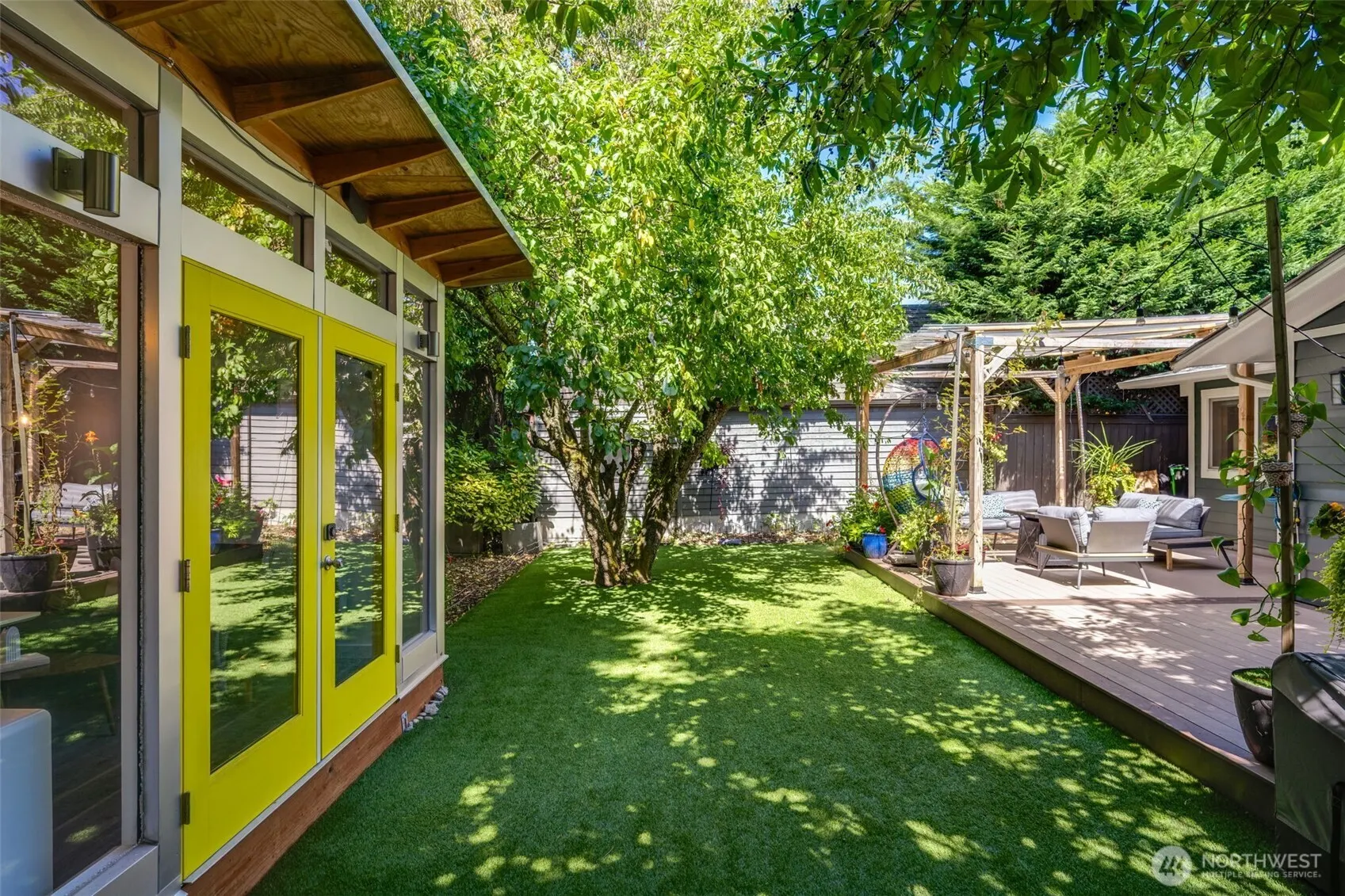327 Martin Luther King Jr Way , Seattle, WA 98122