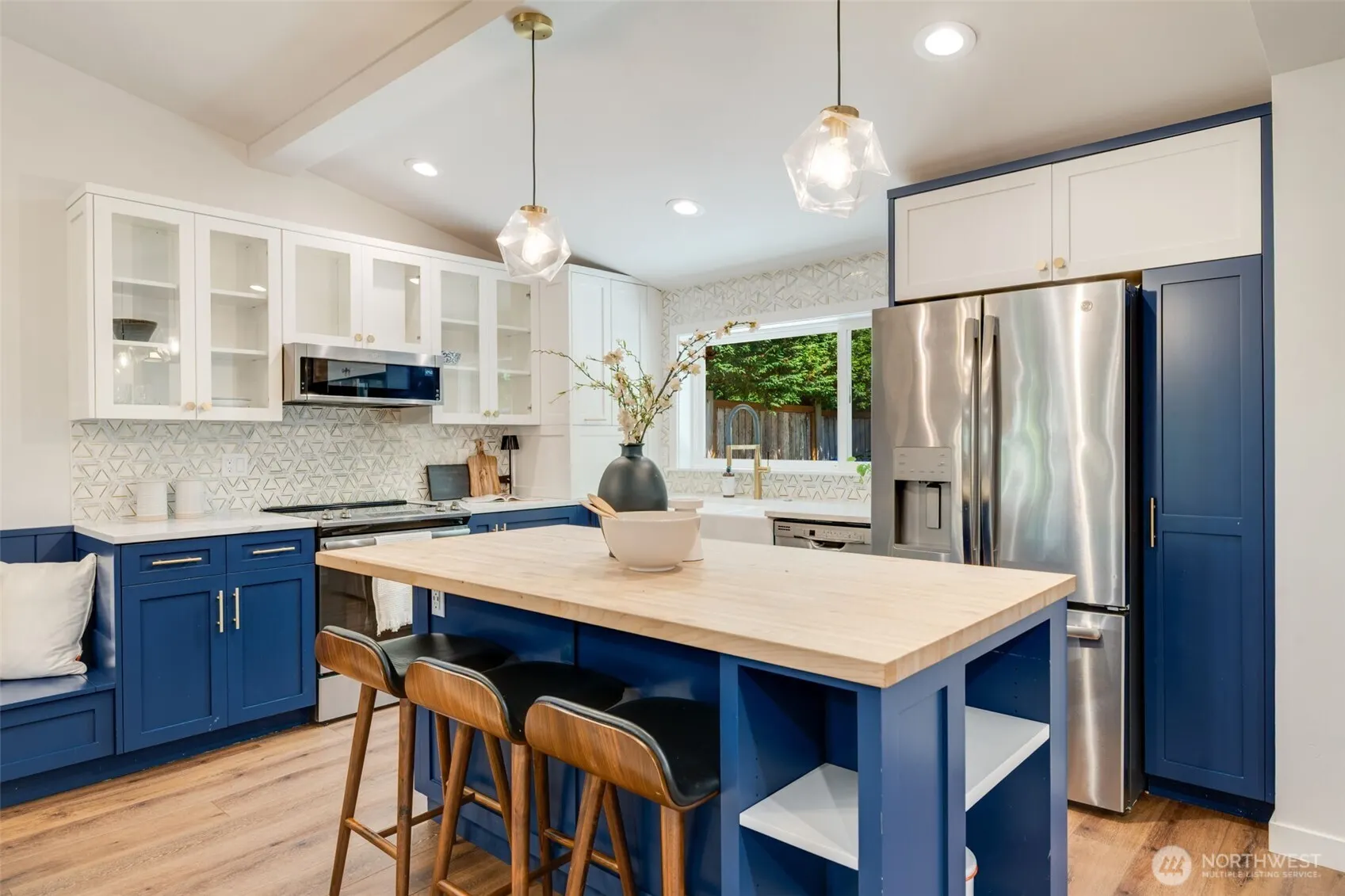 327 Martin Luther King Jr Way , Seattle, WA 98122