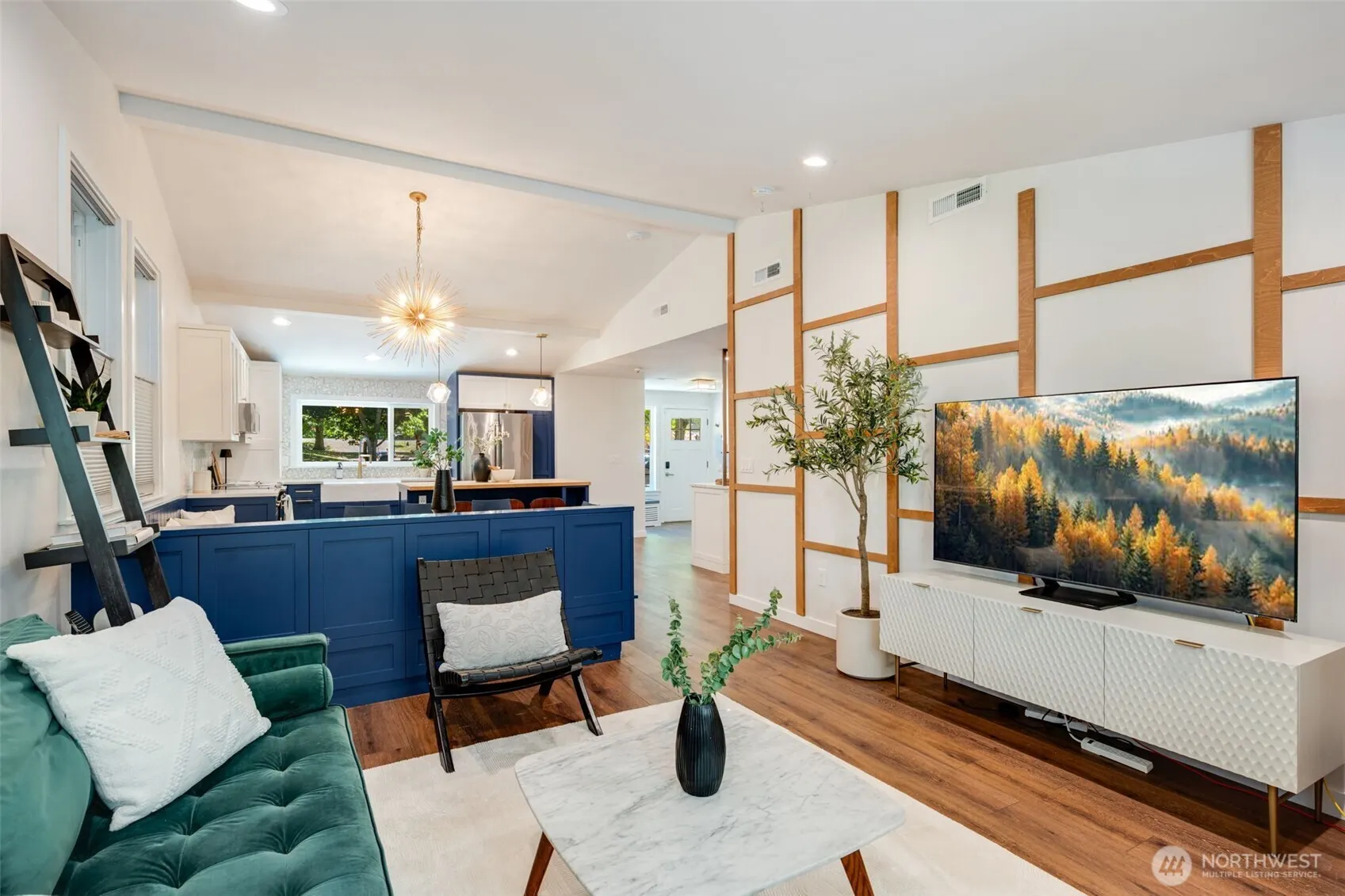 327 Martin Luther King Jr Way , Seattle, WA 98122