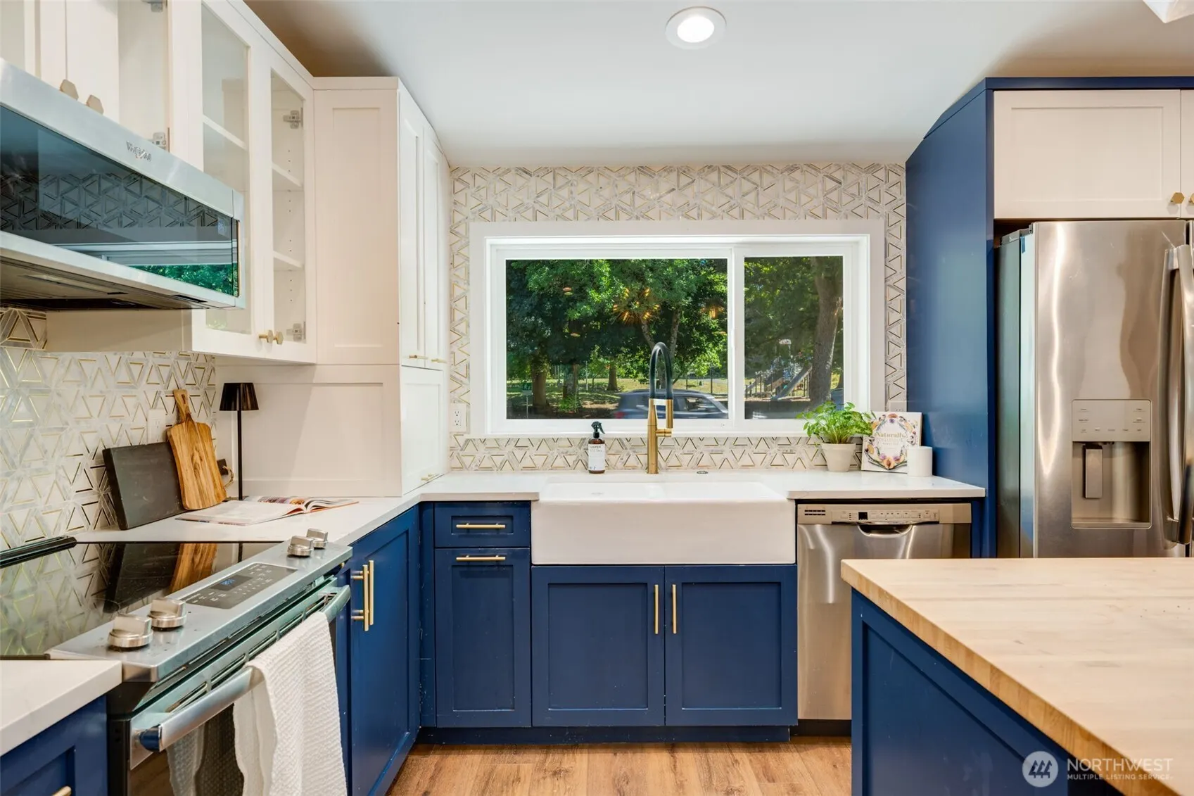 327 Martin Luther King Jr Way , Seattle, WA 98122