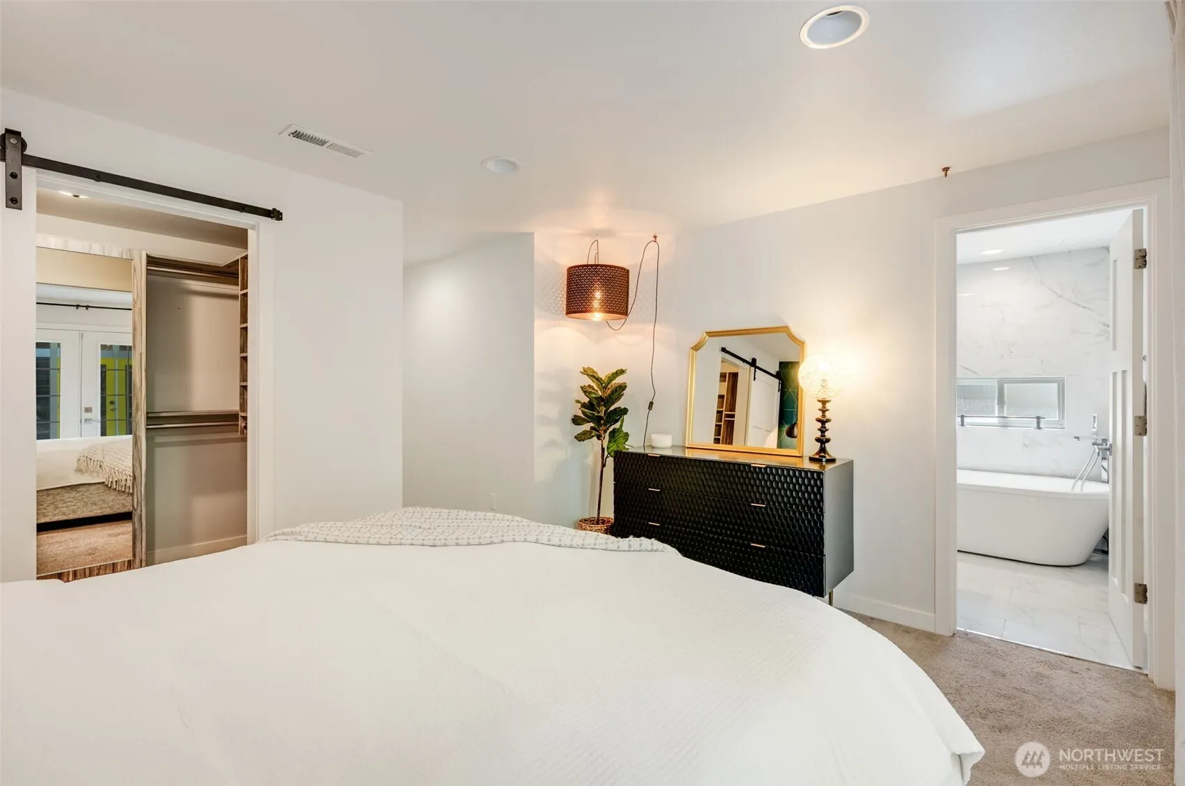 327 Martin Luther King Jr Way , Seattle, WA 98122