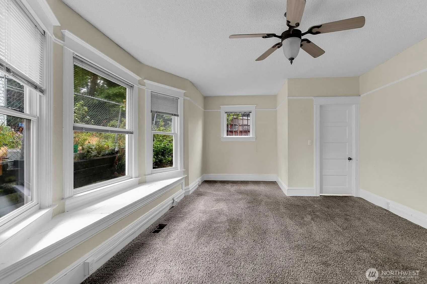 1814 E Cherry Street , Seattle, WA 98122-4712
