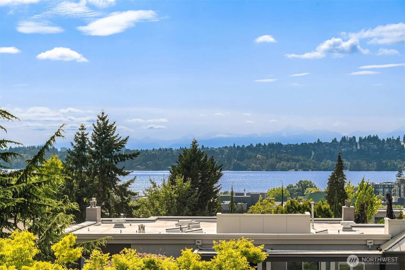 136 8th Court , Kirkland, WA 98033
