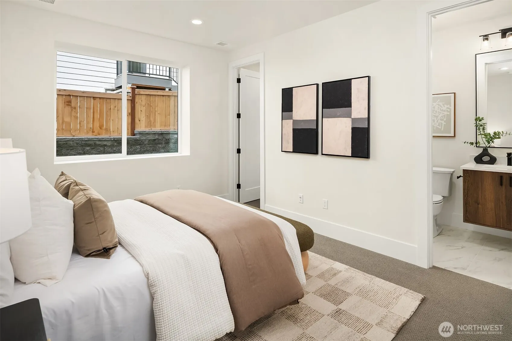 136 8th Court , Kirkland, WA 98033