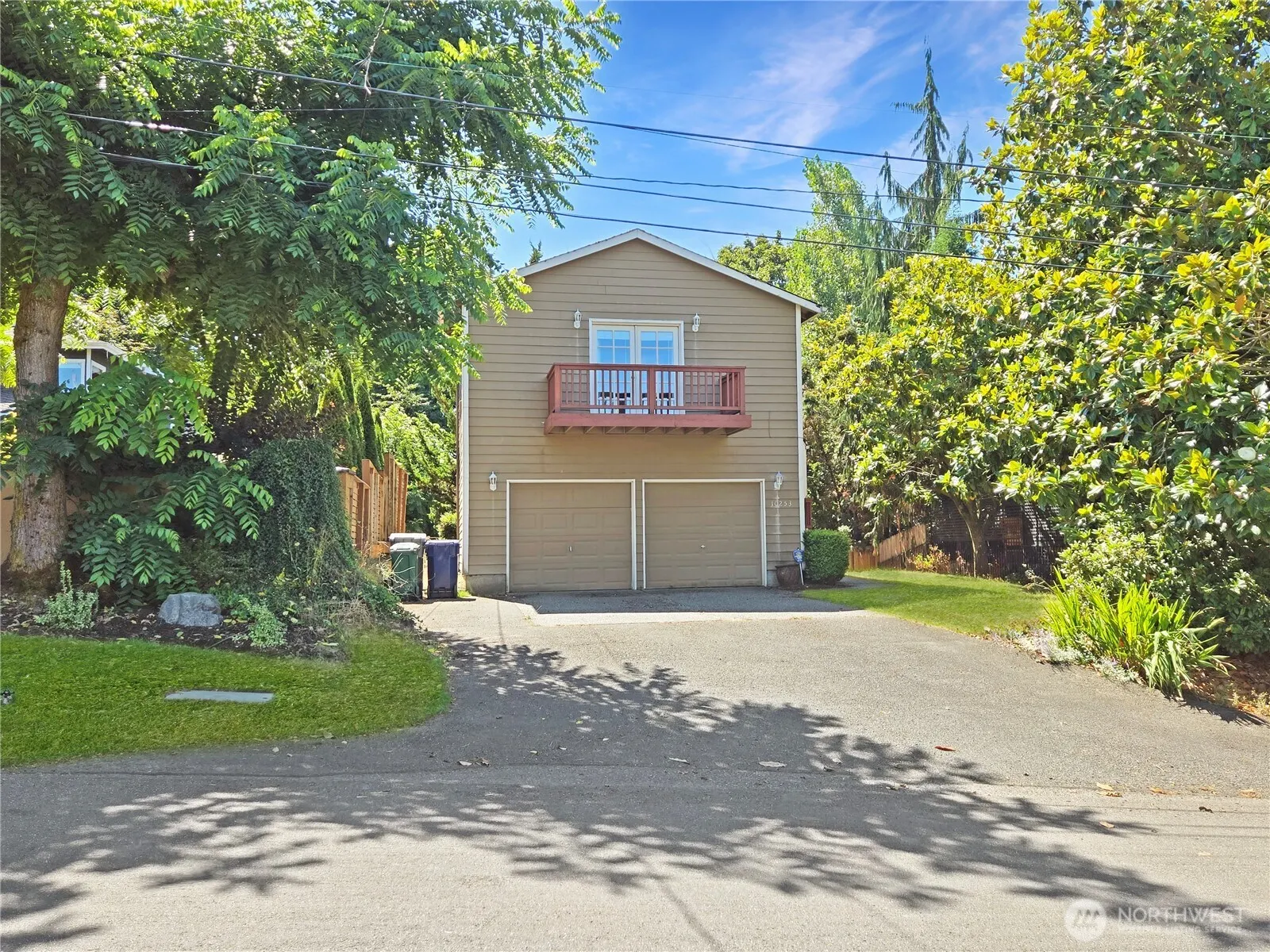 10253 NE 64th Street , Kirkland, WA 98033