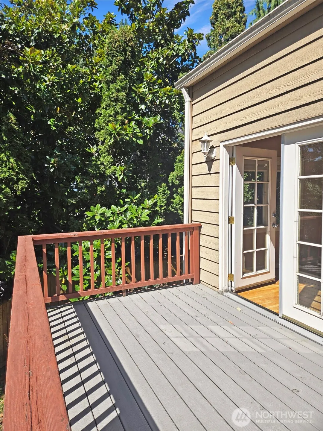 10253 NE 64th Street , Kirkland, WA 98033