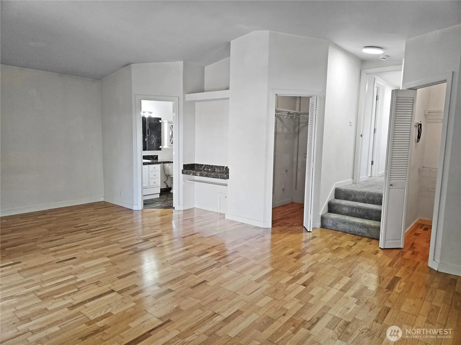 10253 NE 64th Street , Kirkland, WA 98033