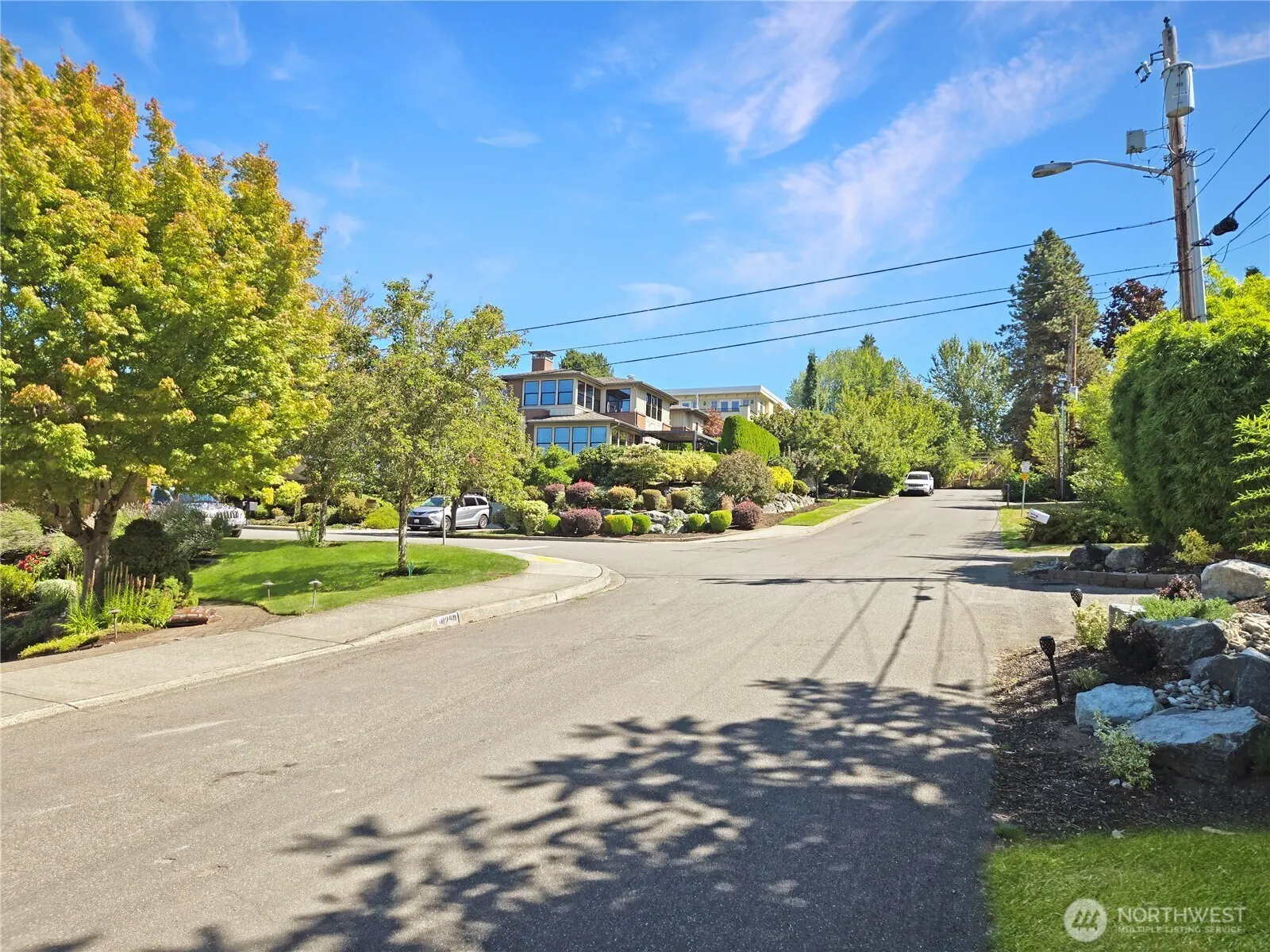 10253 NE 64th Street , Kirkland, WA 98033