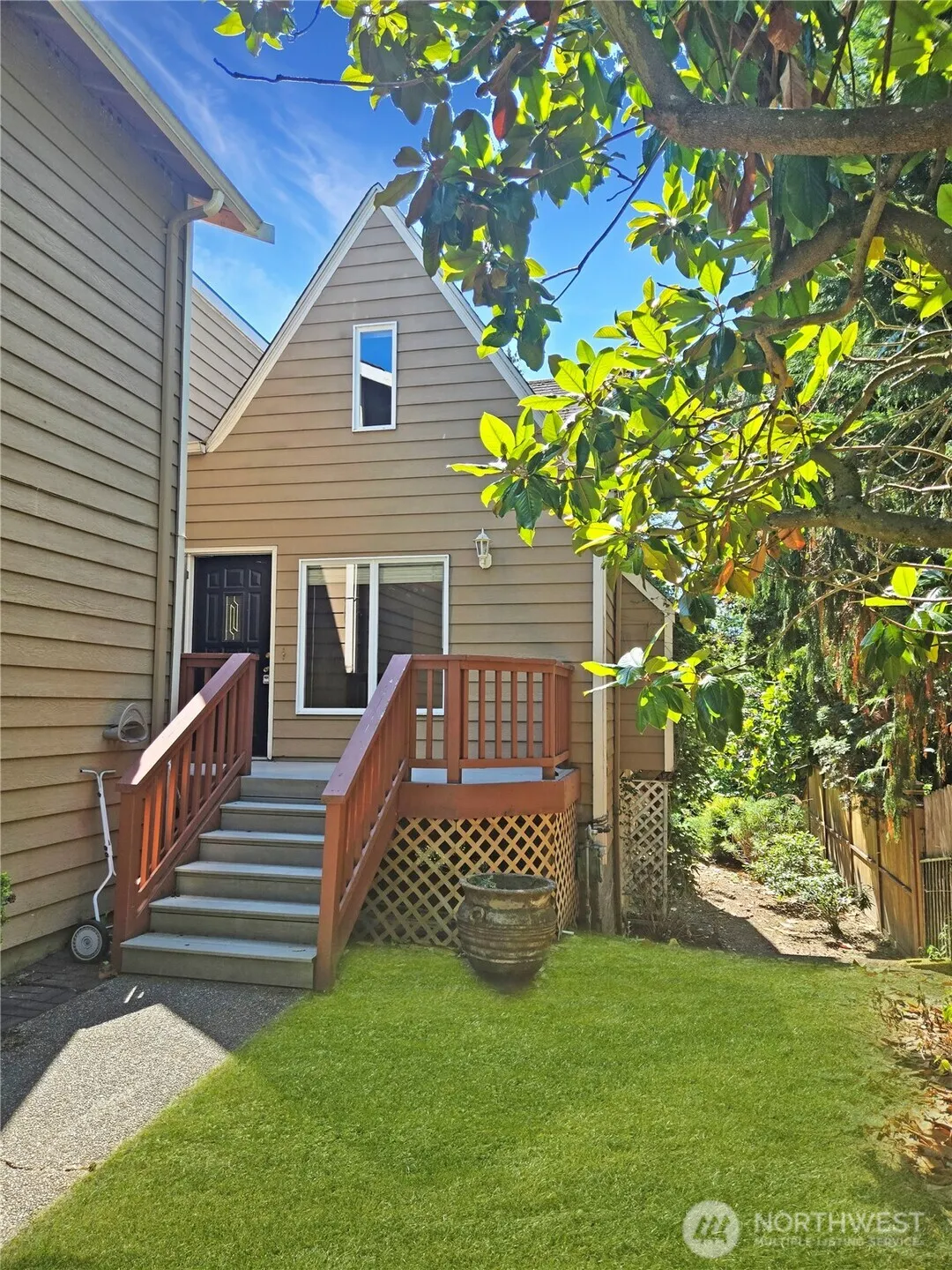 10253 NE 64th Street , Kirkland, WA 98033